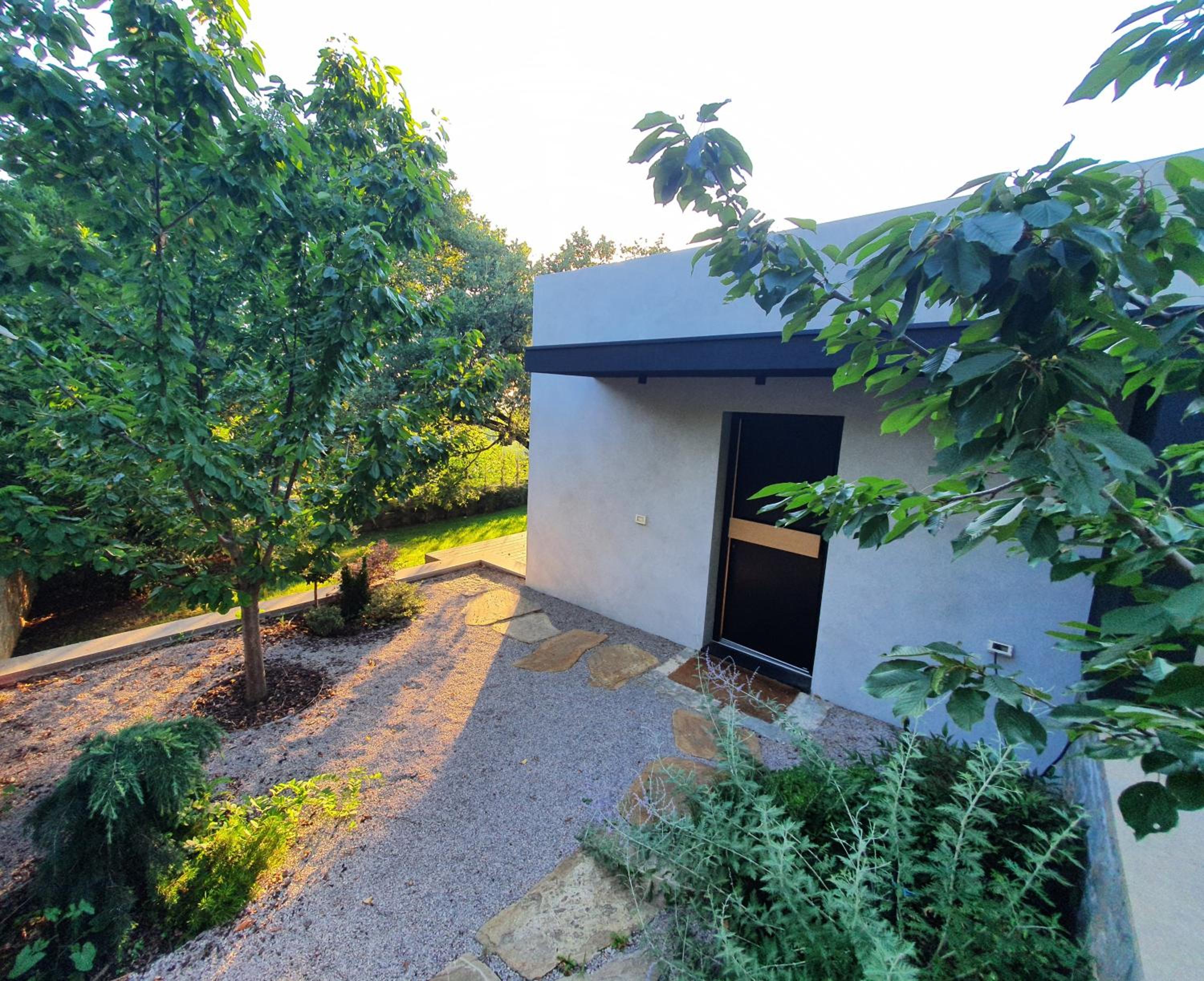HOUSE G view 2
