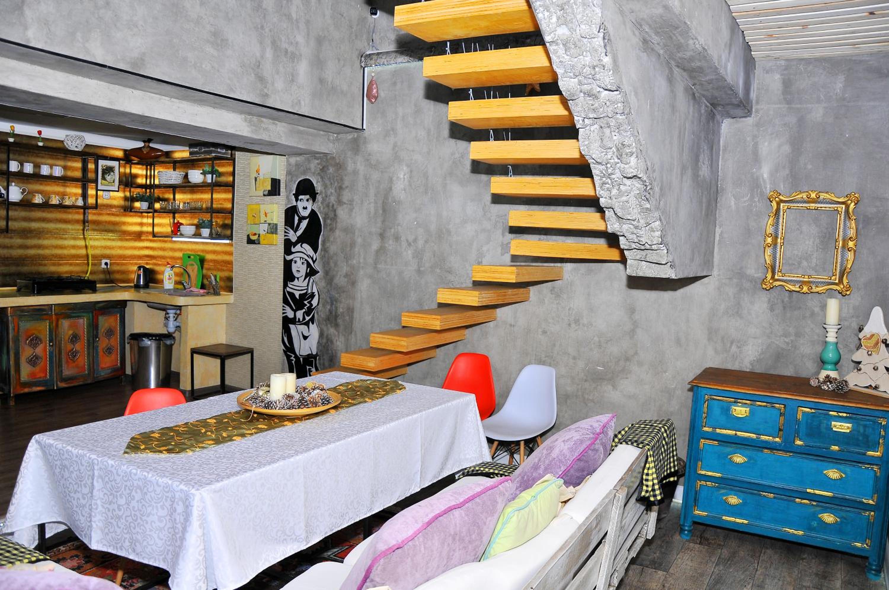 Sweet Home Art Boutique