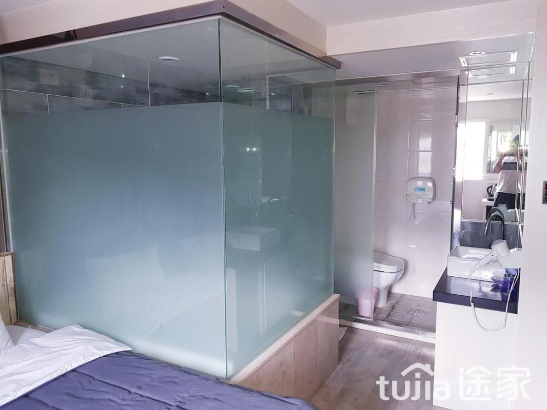 Cube Hotel
