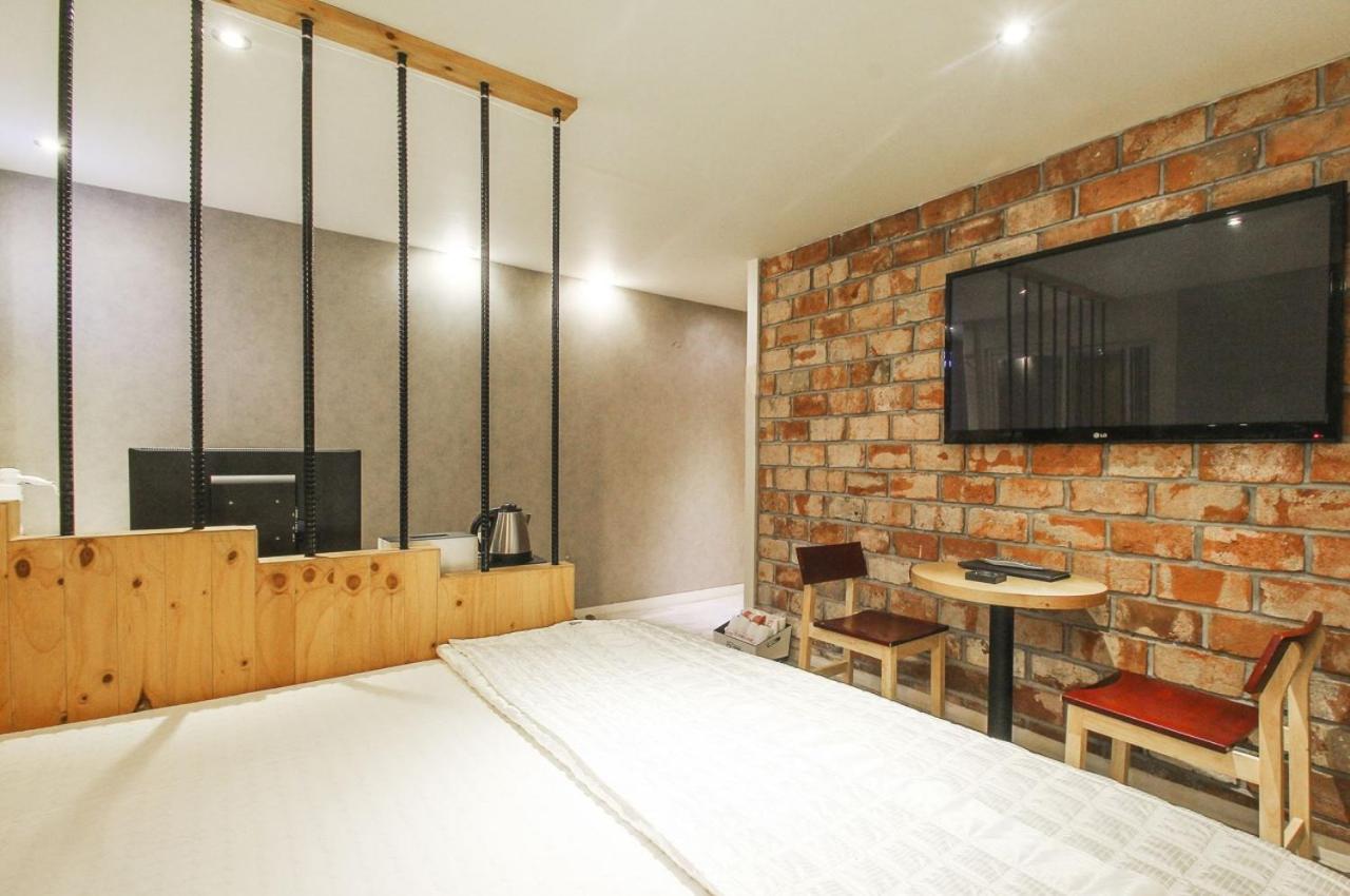 Cube Hotel