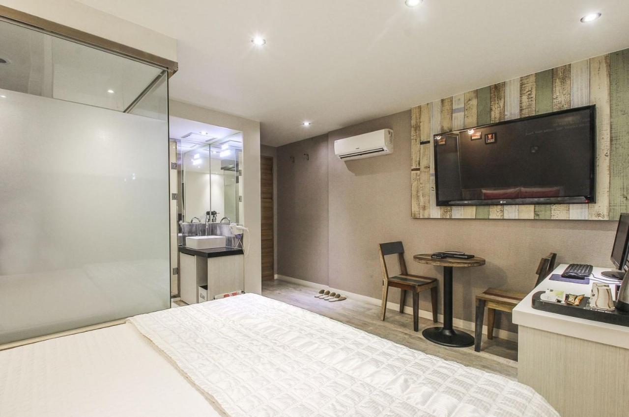 Cube Hotel