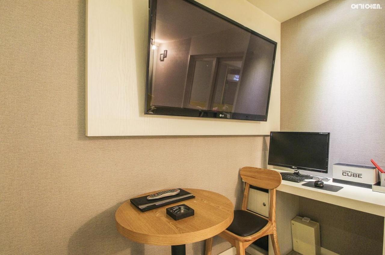 Cube Hotel