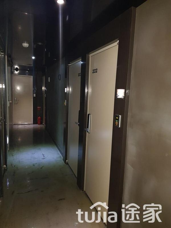 Cube Hotel