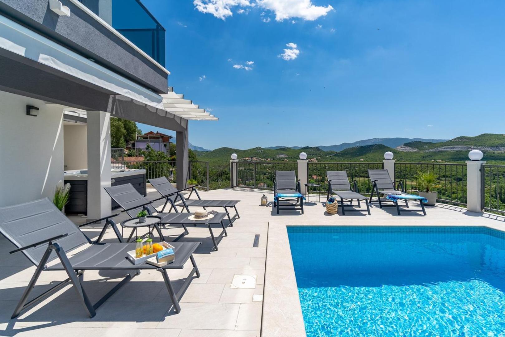 Villa Neda Heated Pool, Hot-tub, Sauna, 3 bedrooms view 3