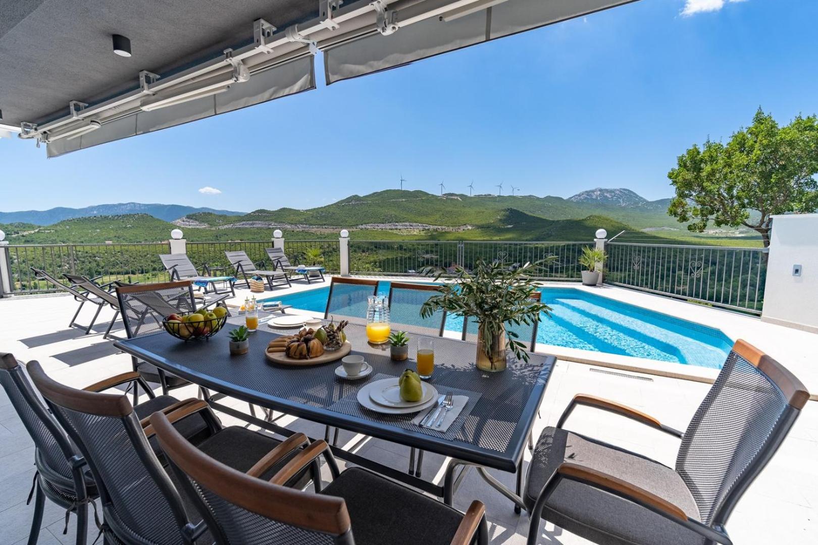 Villa Neda Heated Pool, Hot-tub, Sauna, 3 bedrooms view 5