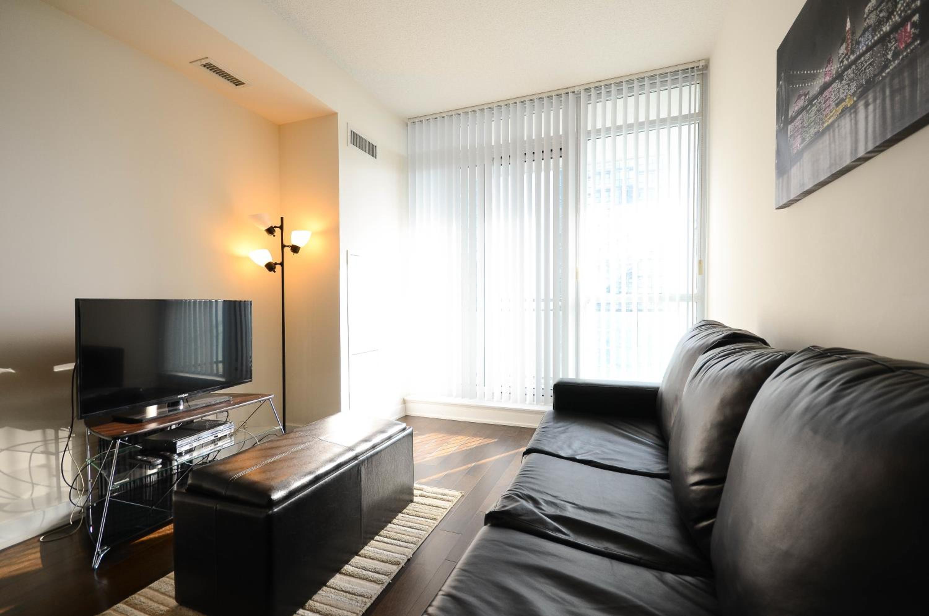 Royal Stays Furnished Apartments - Square One
