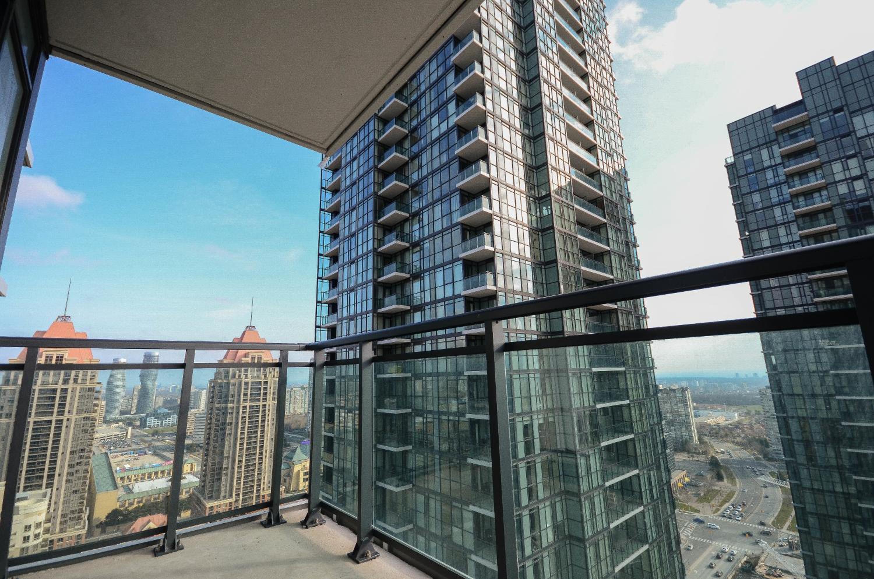 Royal Stays Furnished Apartments - Square One