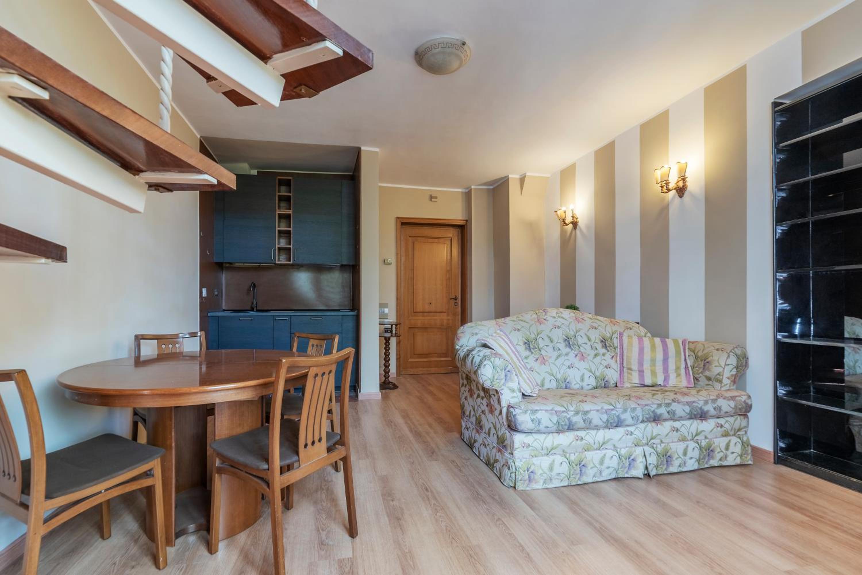 GuestHost - Roomy&Cozy Apartment with Shared Terrace