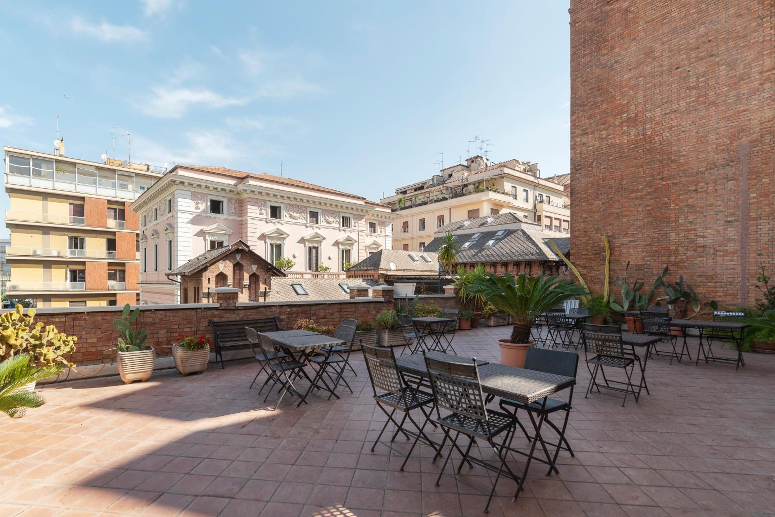 GuestHost - Roomy&Cozy Apartment with Shared Terrace