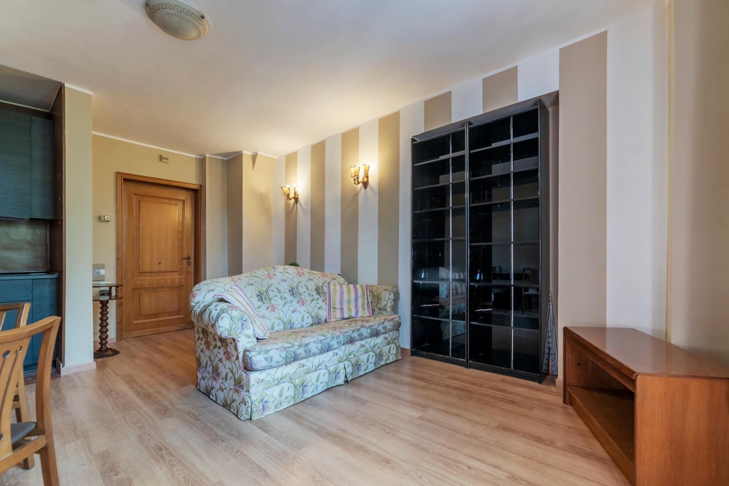 GuestHost - Roomy&Cozy Apartment with Shared Terrace