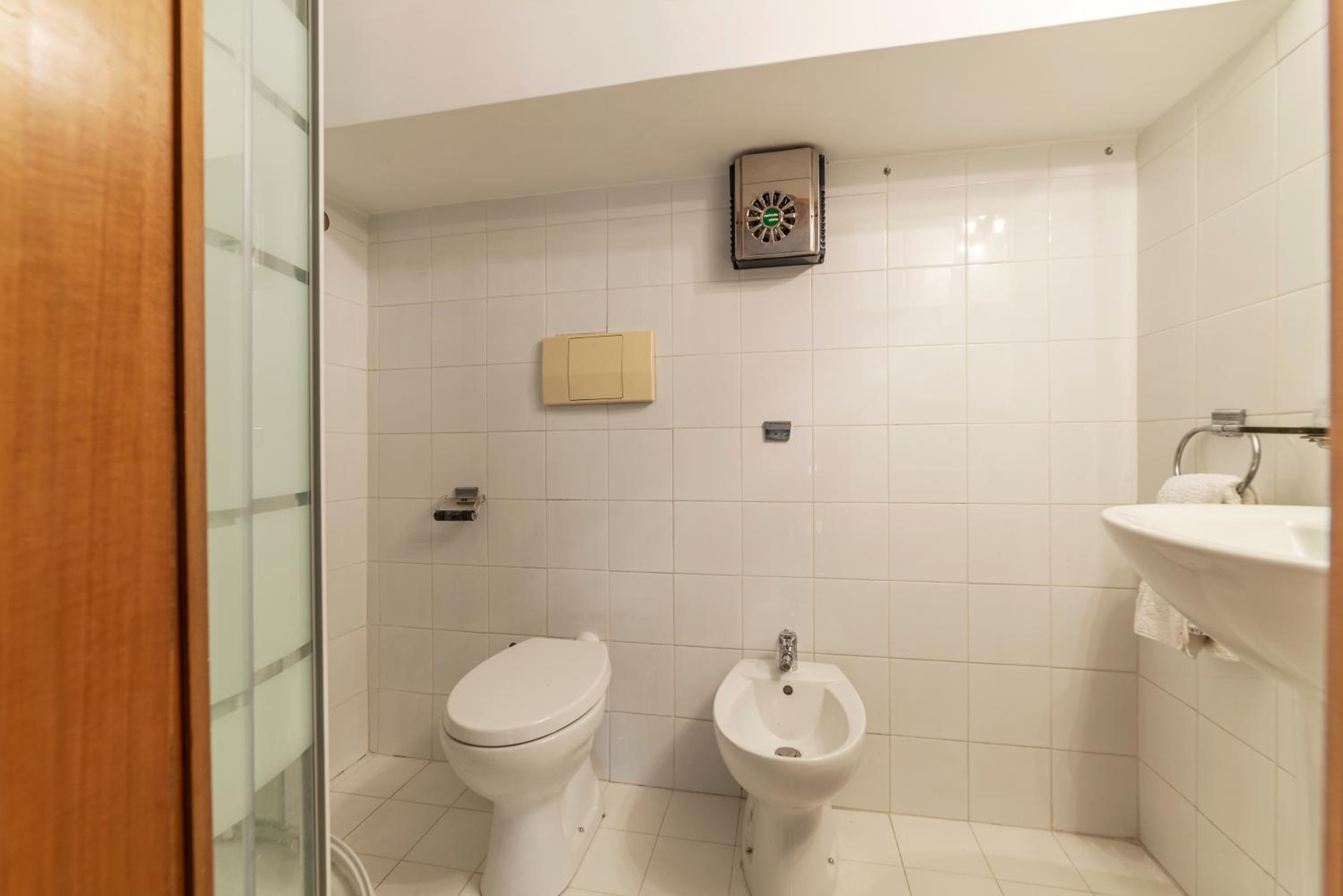 GuestHost - Roomy&Cozy Apartment with Shared Terrace