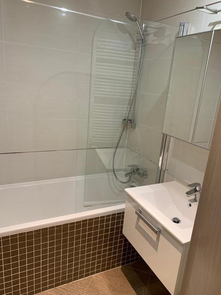 Residence Garden Tower - 8 min do centra, garaz