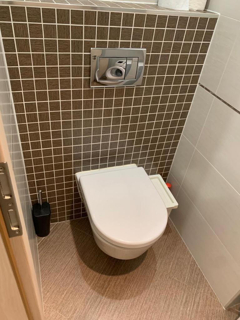 Residence Garden Tower - 8 min do centra, garaz