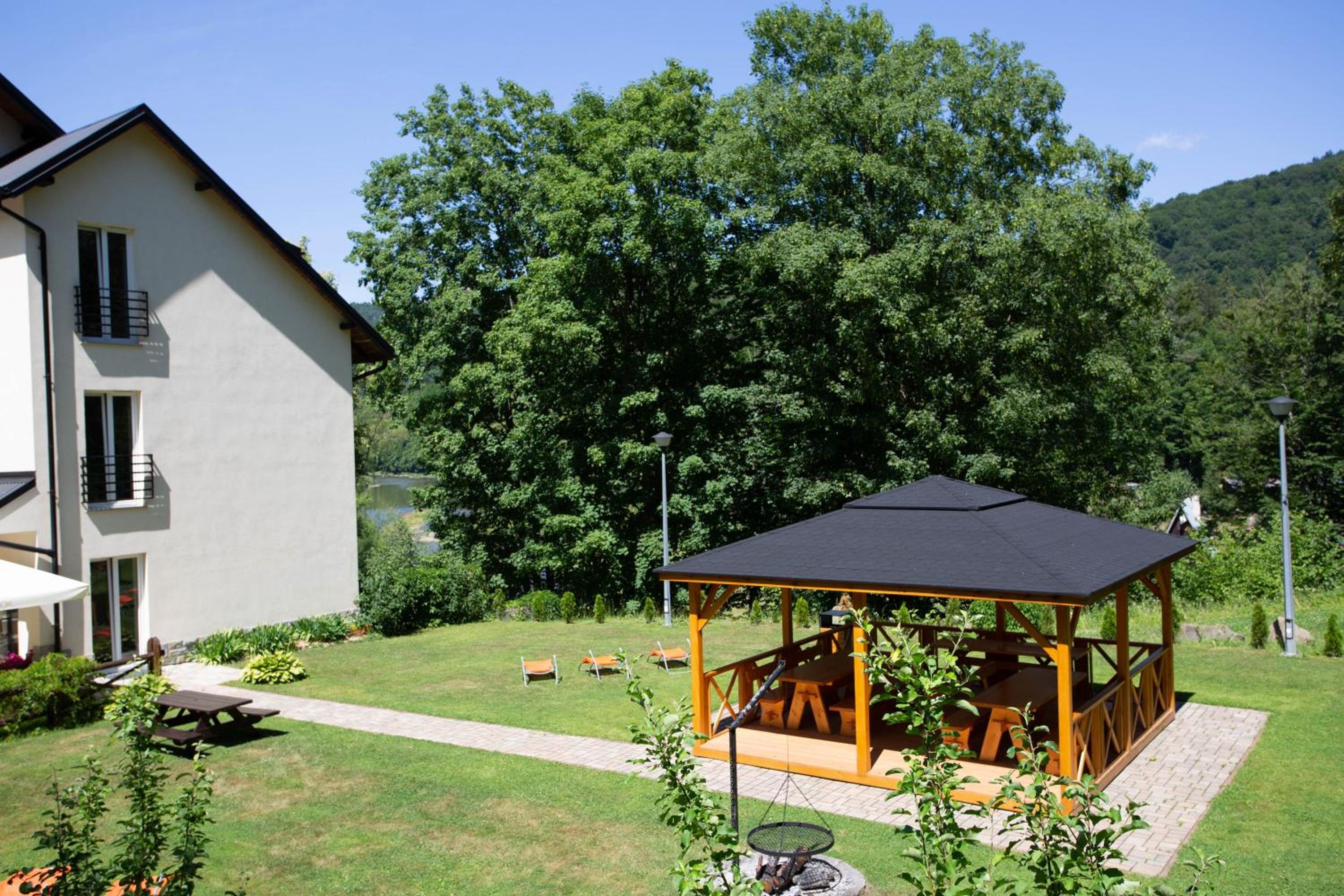 Photo 11