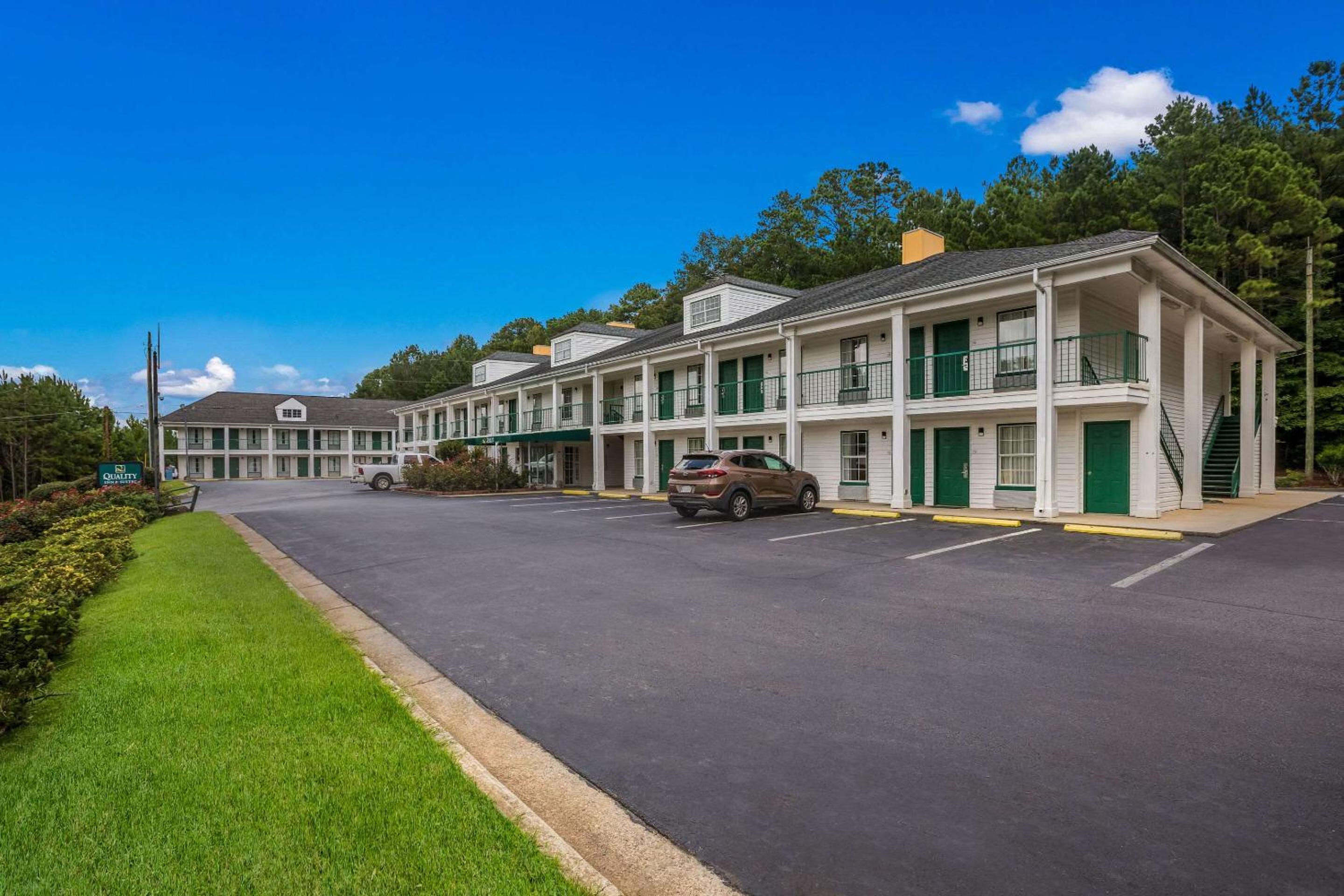 Quality Inn & Suites Greensboro near Lake Oconee