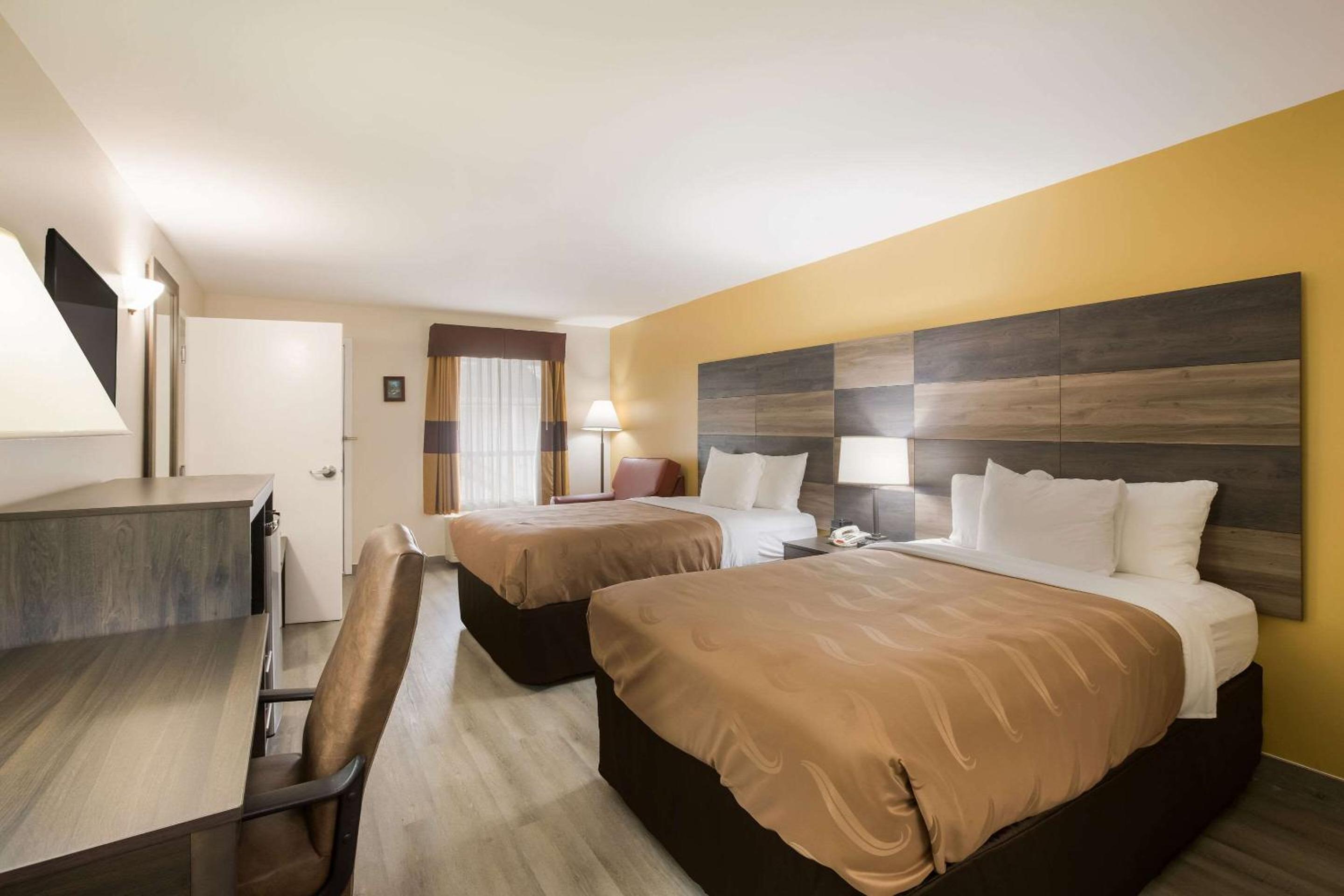 Quality Inn & Suites Greensboro near Lake Oconee