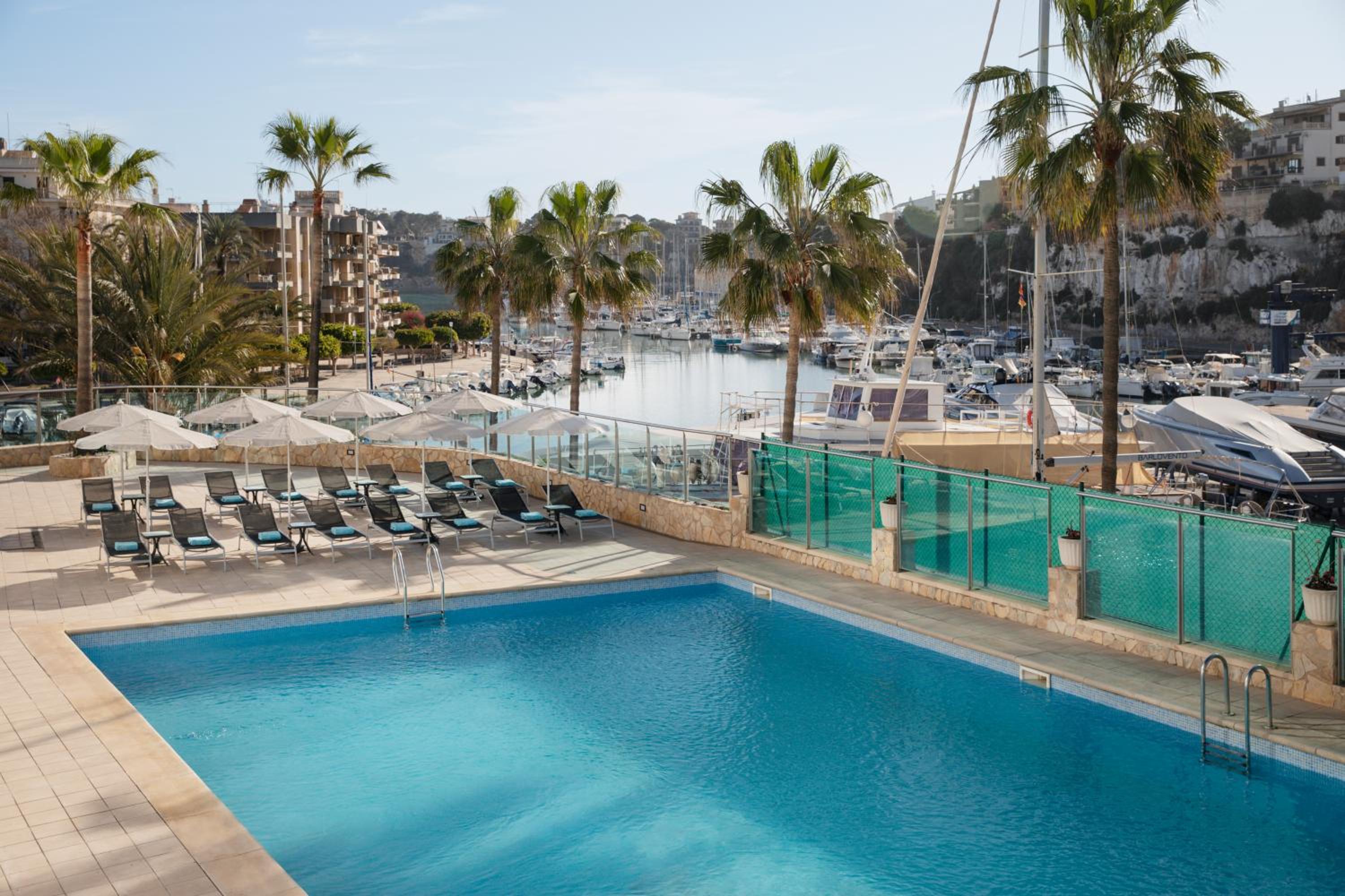 Porto Drach Aparthotel & Suites