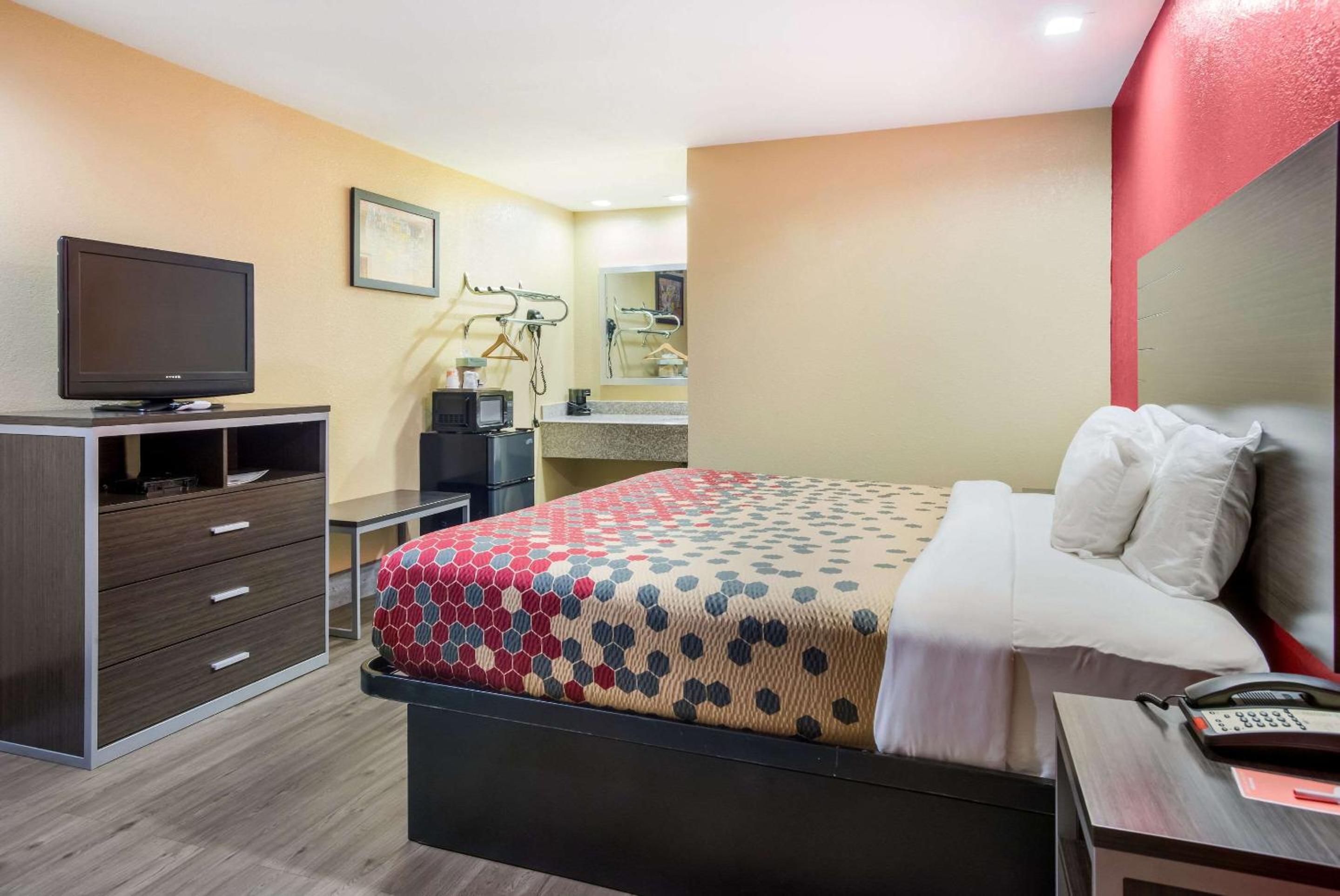 Econo Lodge Lake Charles University Area