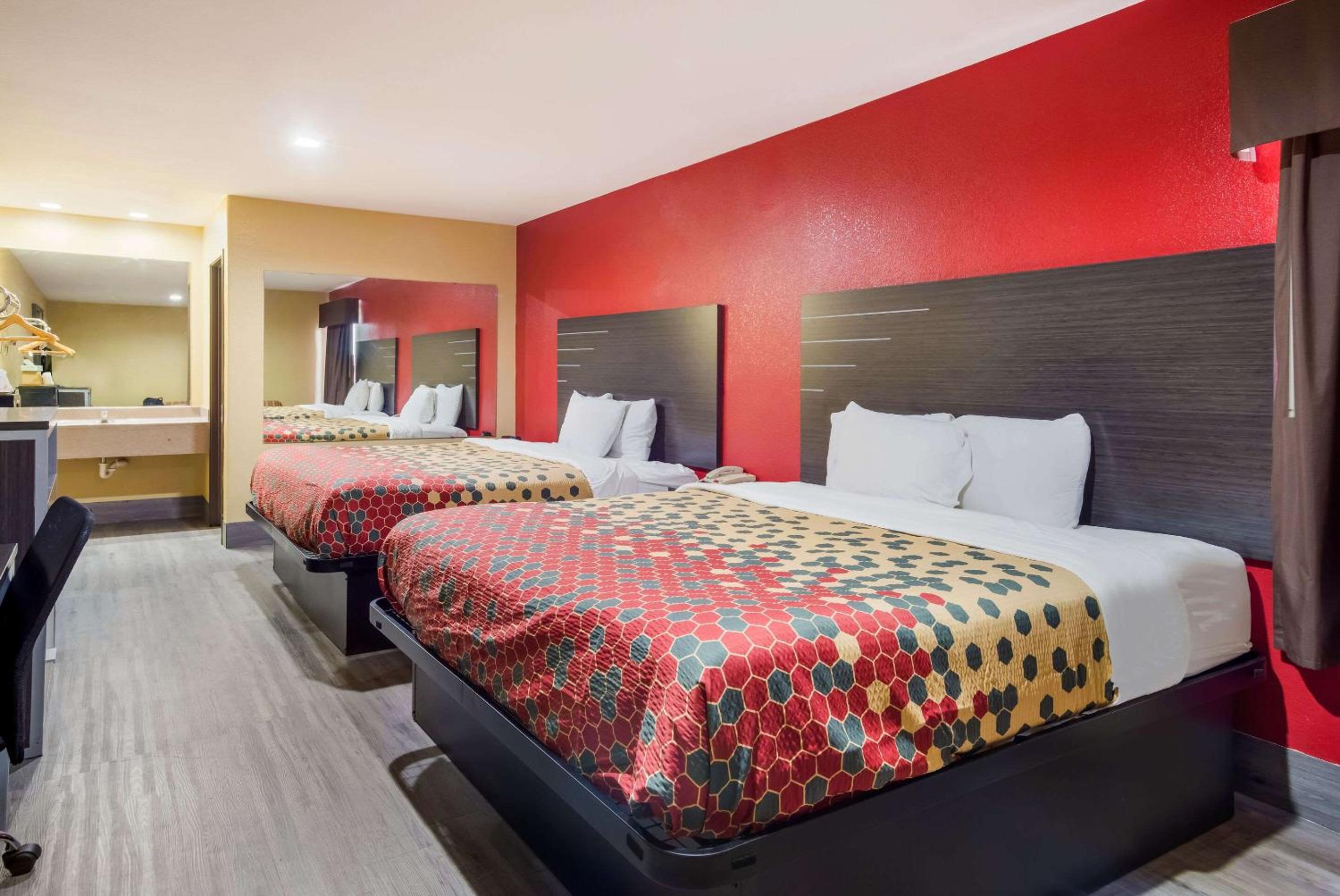 Econo Lodge Lake Charles University Area