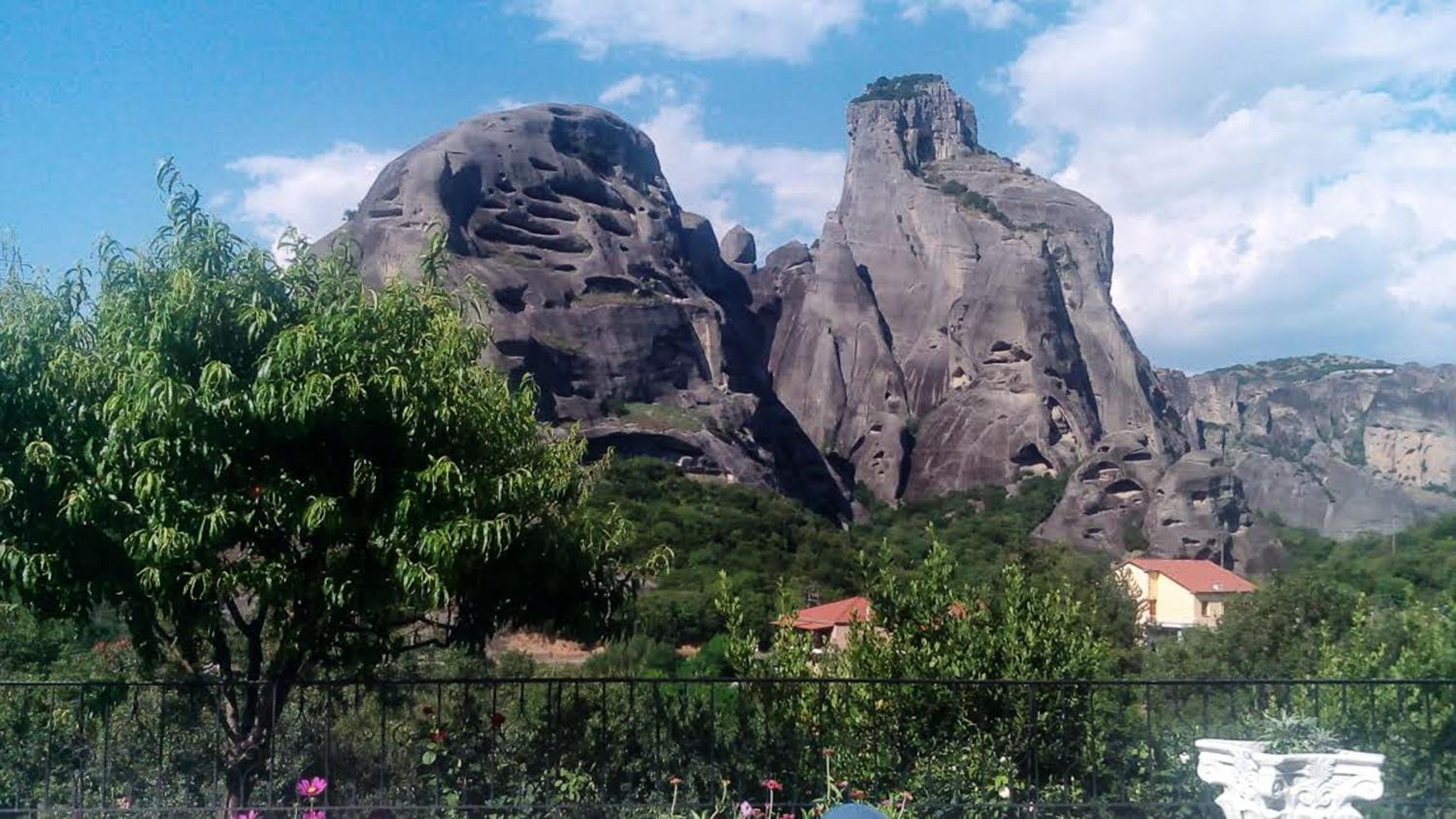 Majestic view Home just under Meteora Unesco Site view 4