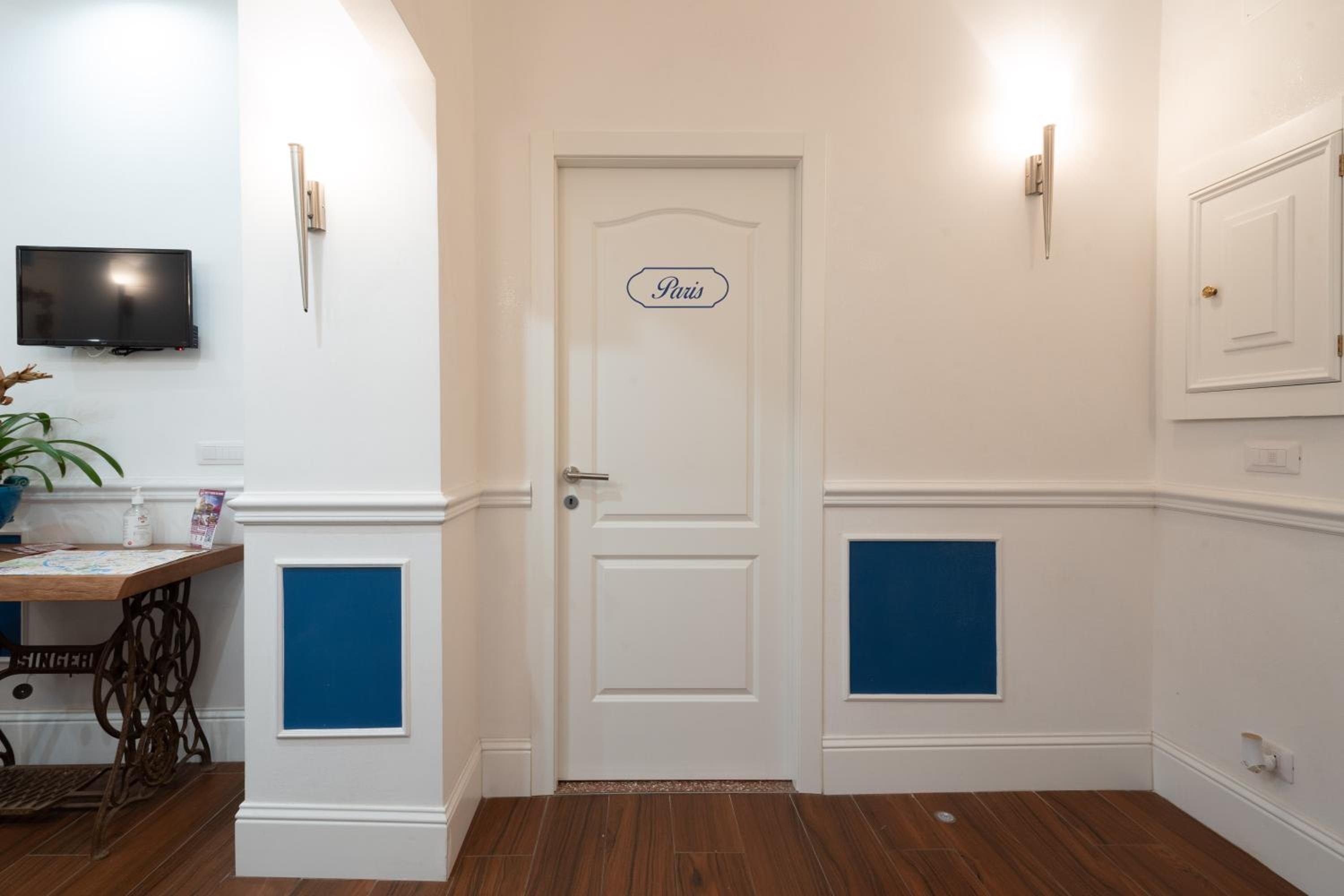 Capital Rooms