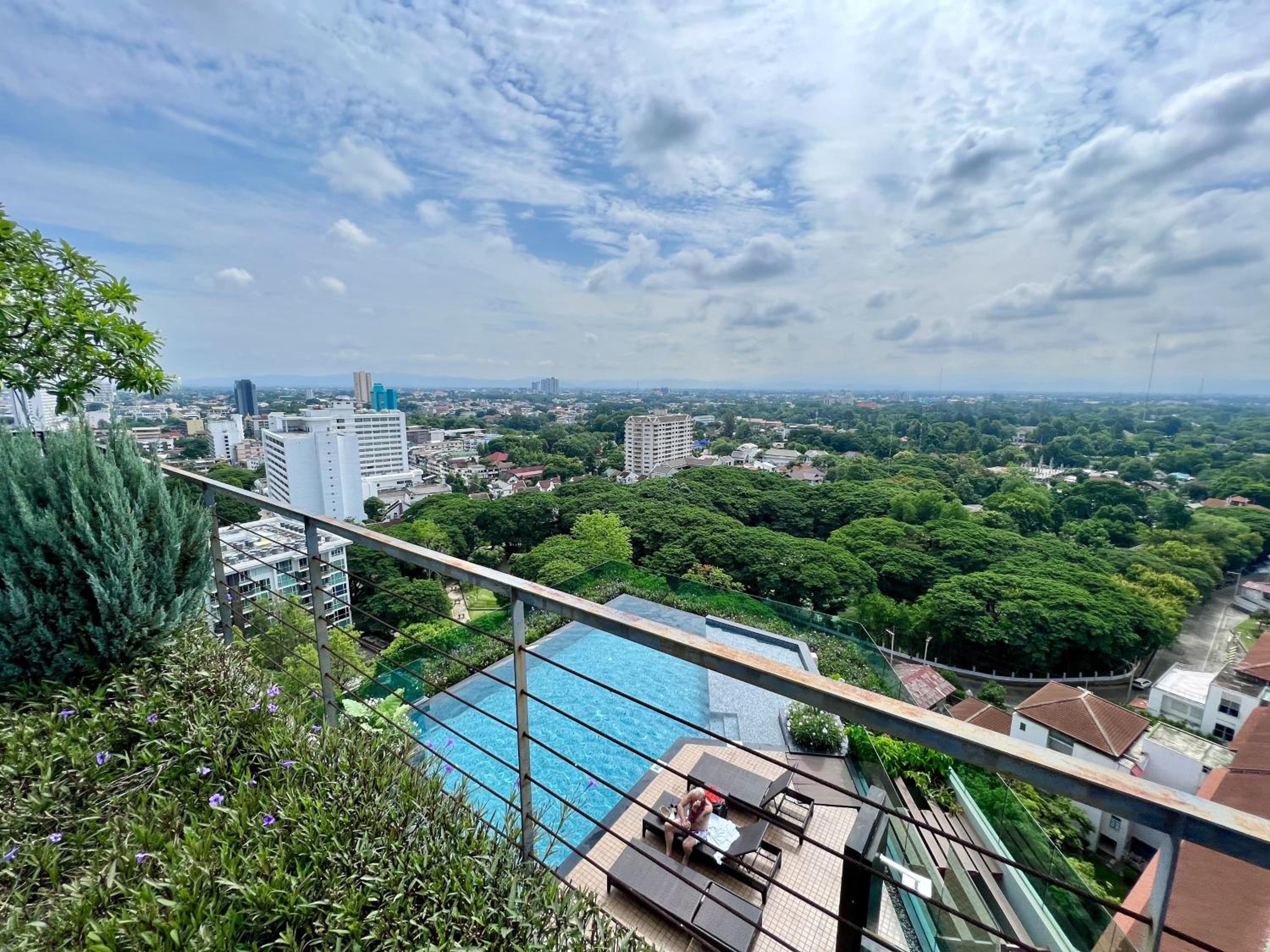 Luxury 2-Bedroom Condo with Pool view 5