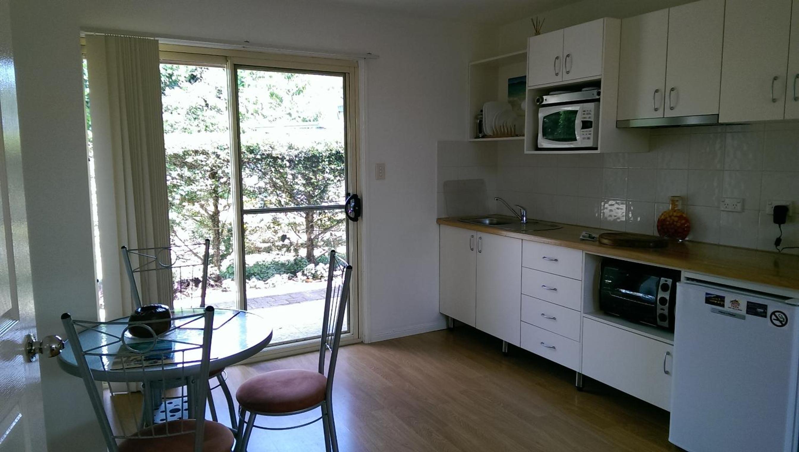 Tropical Coast Retreat - Pet Friendly - Adult only