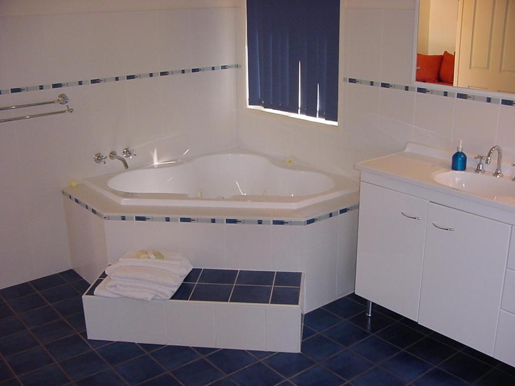 Tropical Coast Retreat - Pet Friendly - Adult only