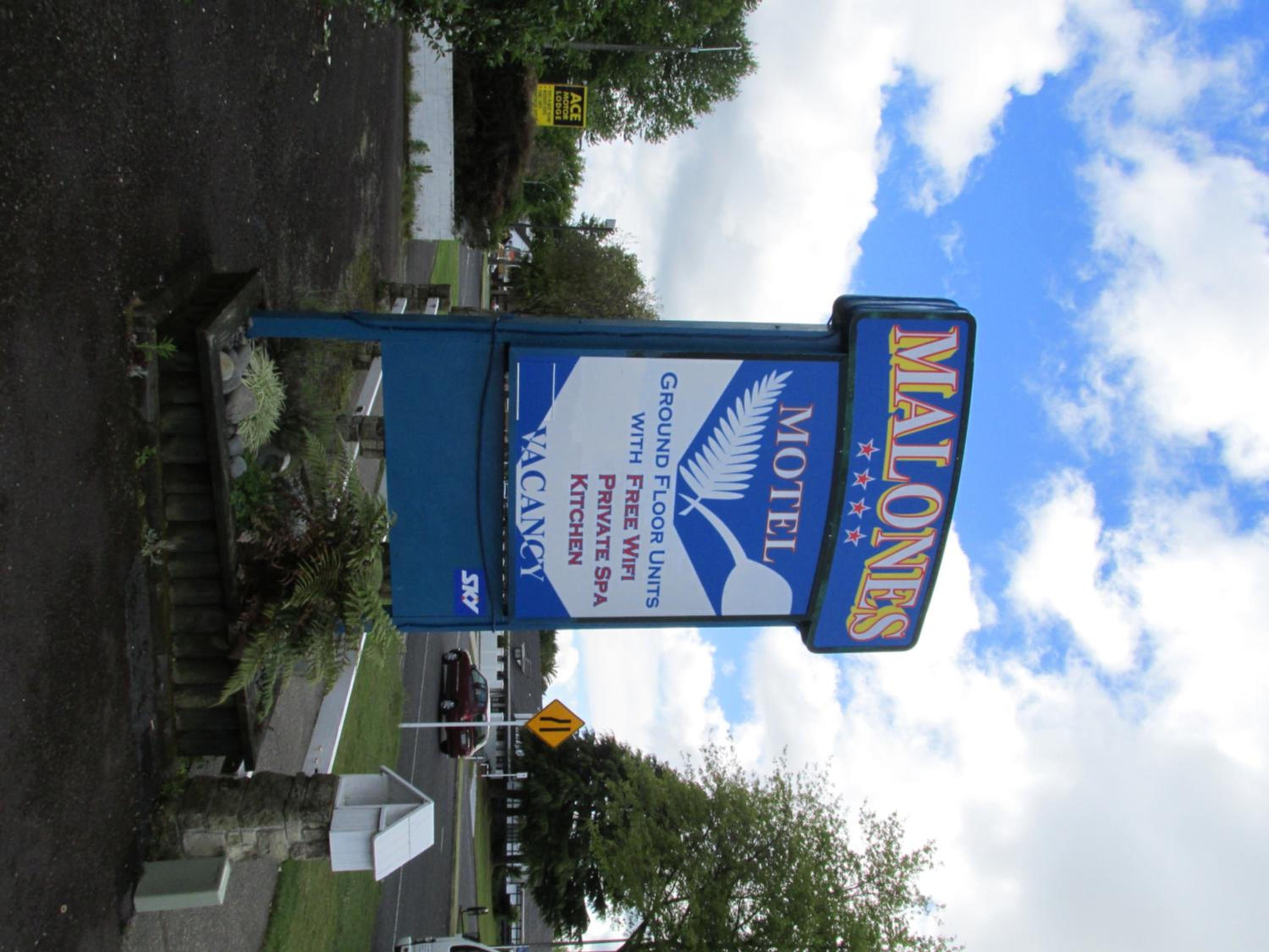 Malones Spa Motel