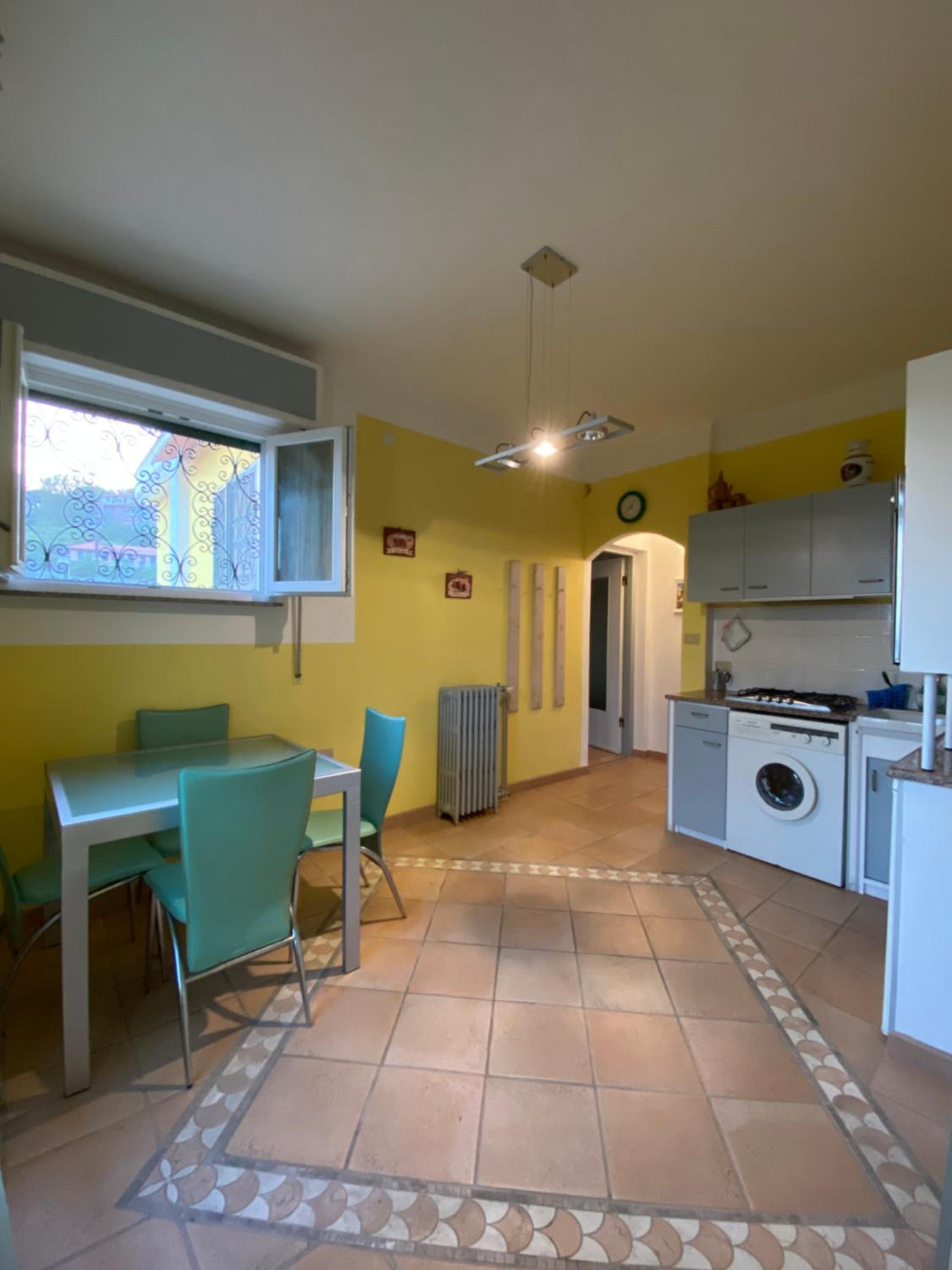 CASA MIMOSA: relax, vista mare, parcheggio gratis view 2