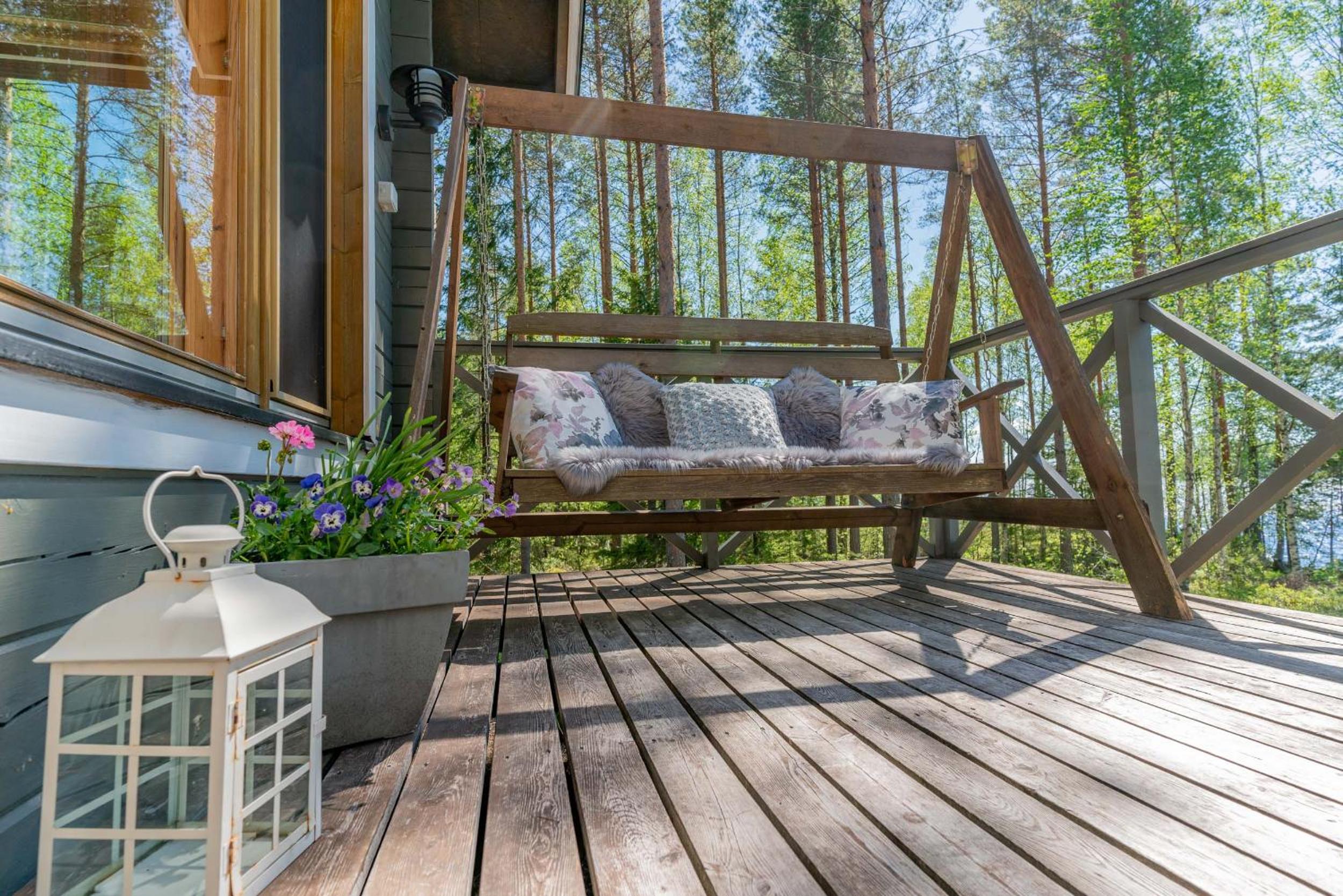 Patalaiska Cottage with private beach view 3