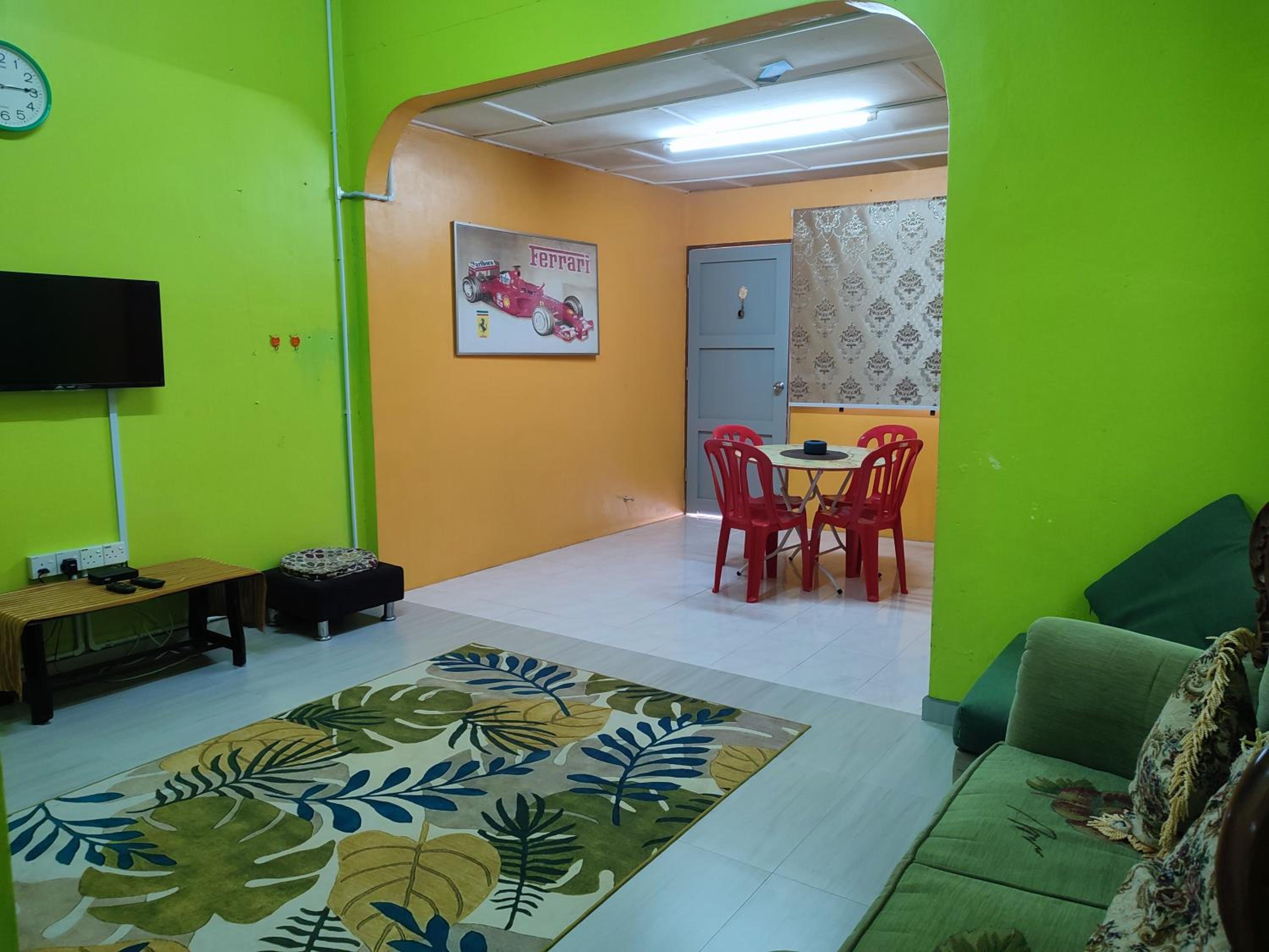 KLUANG BARAT HOMESTAY view 2