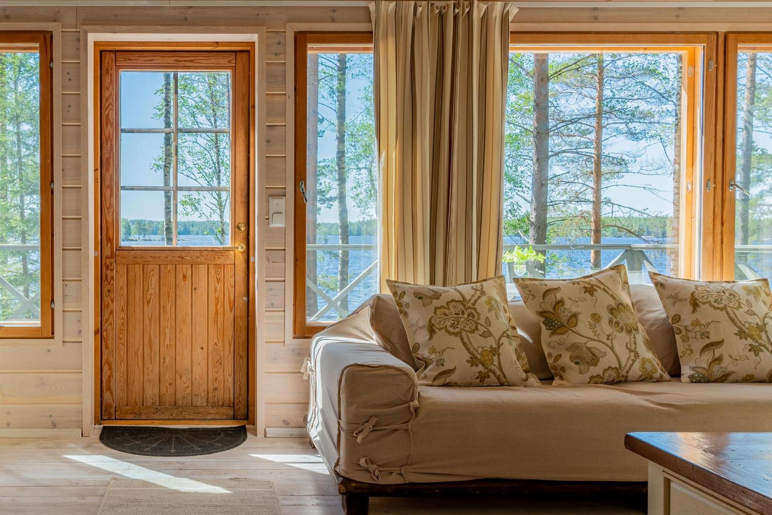Patalaiska Cottage with private beach view 5