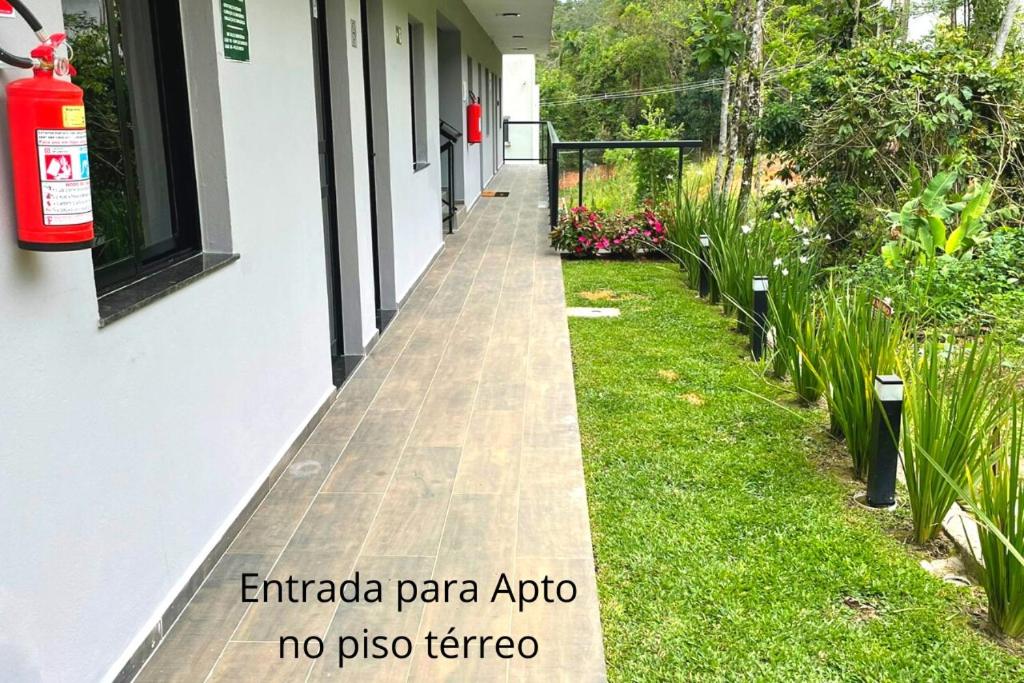 Refúgio Praia Lagoinha Ubatuba-SP Condomínio Samola apto 07