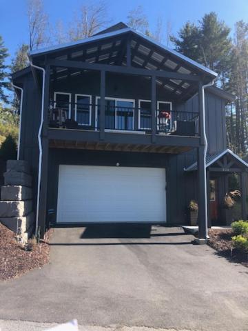 Serene Rustic Farmhouse Mountain Cottage (Sleeps 4) view 2