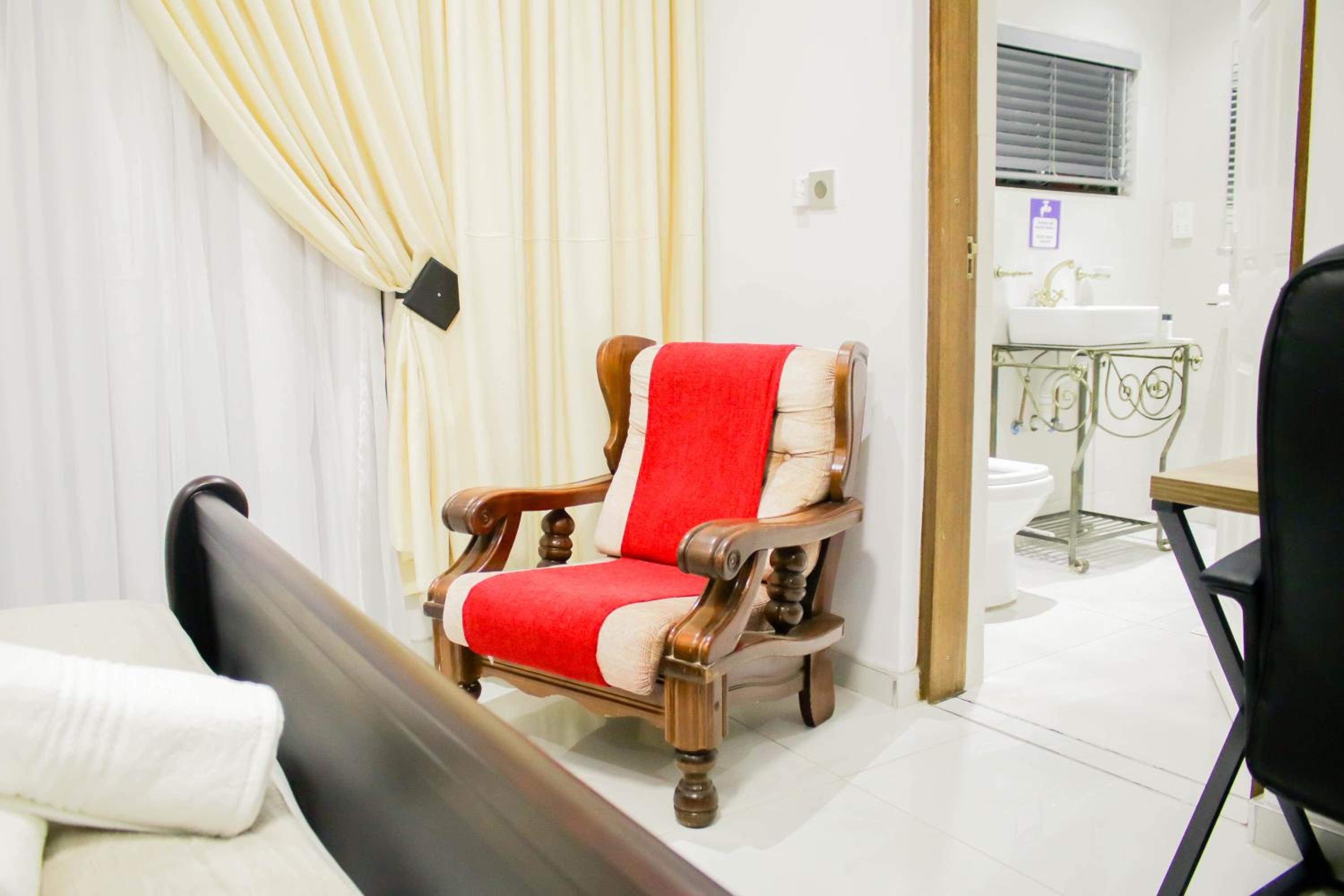 Pitikwe Hill Guesthouse