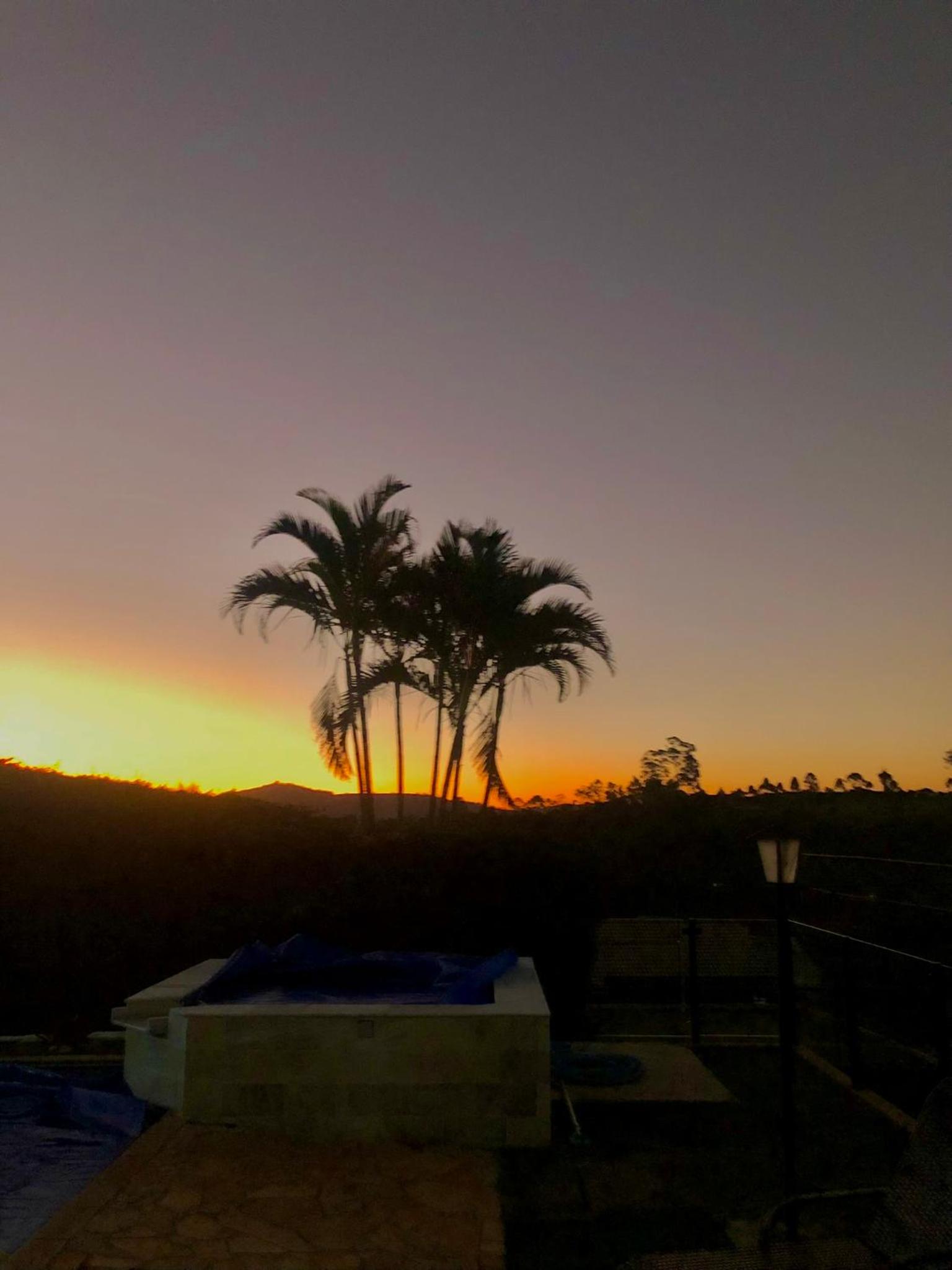 CHACARA EM COND FECHADO WI FI AR CONDICIONADO PISCINA e SPA AQUECIDOS