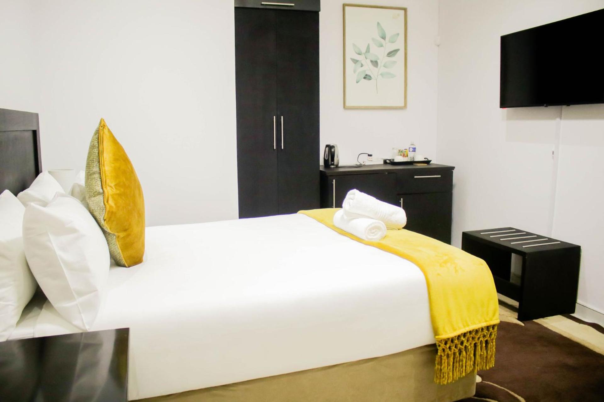 Pitikwe Hill Guesthouse