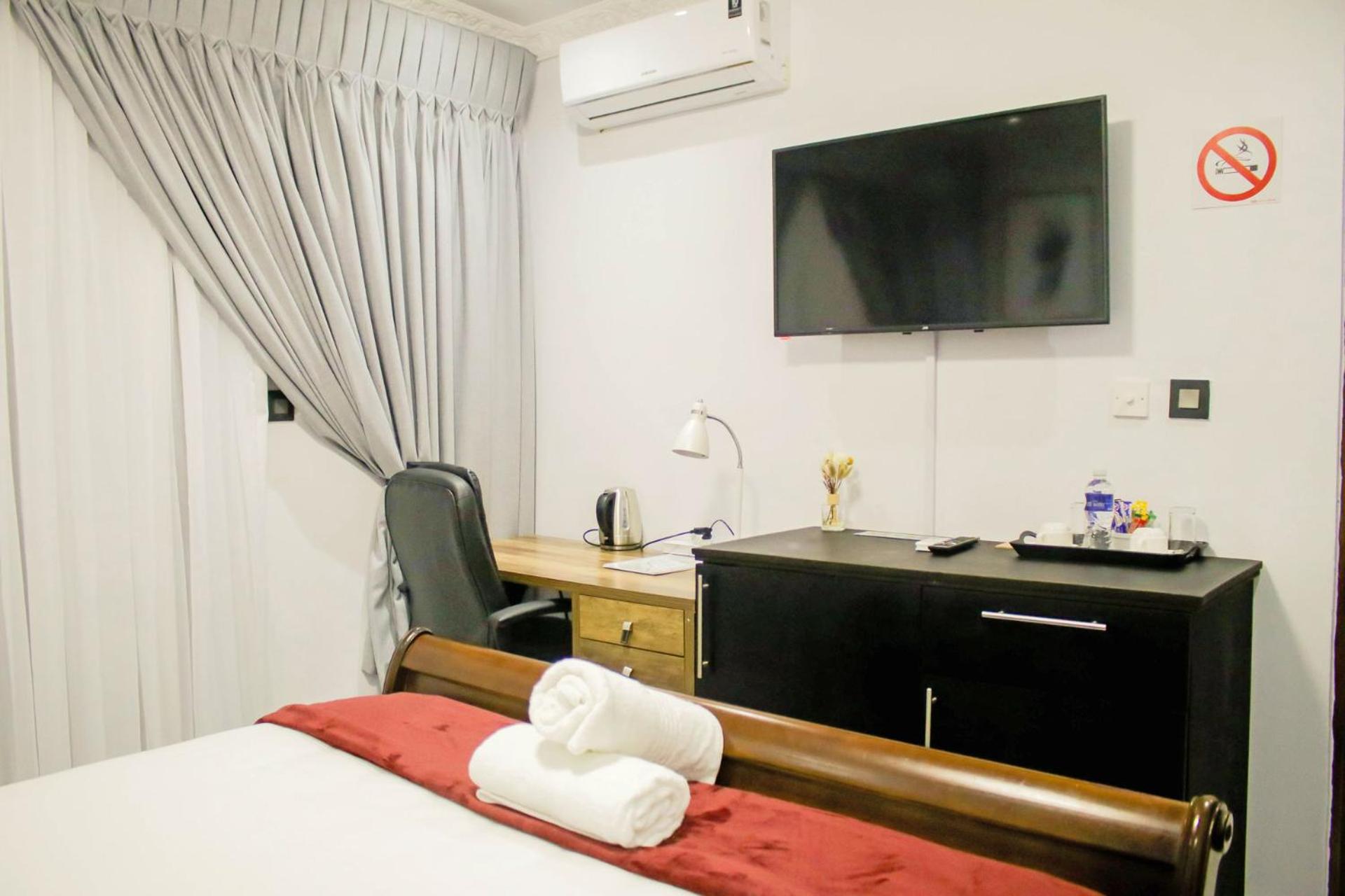 Pitikwe Hill Guesthouse