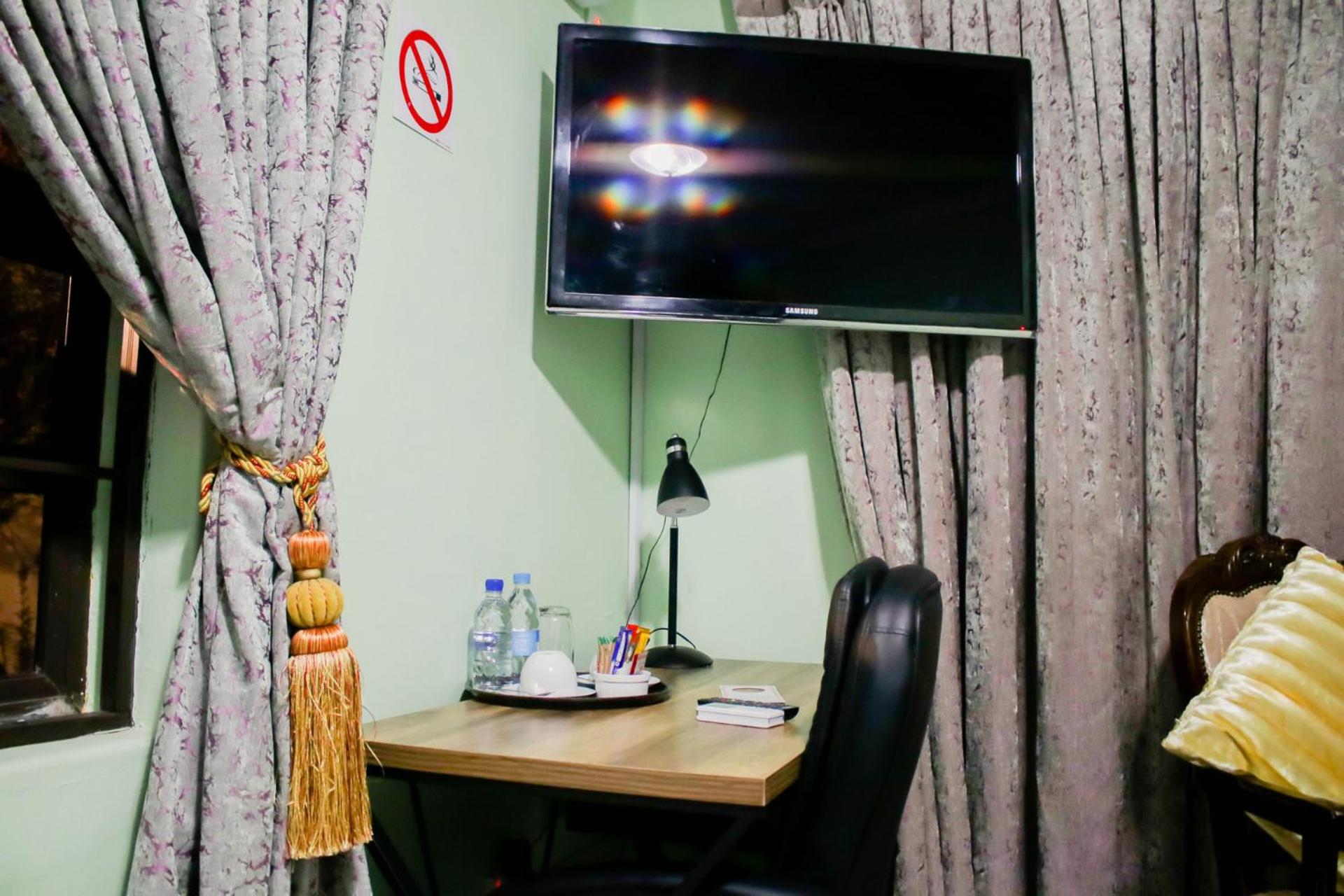 Pitikwe Hill Guesthouse