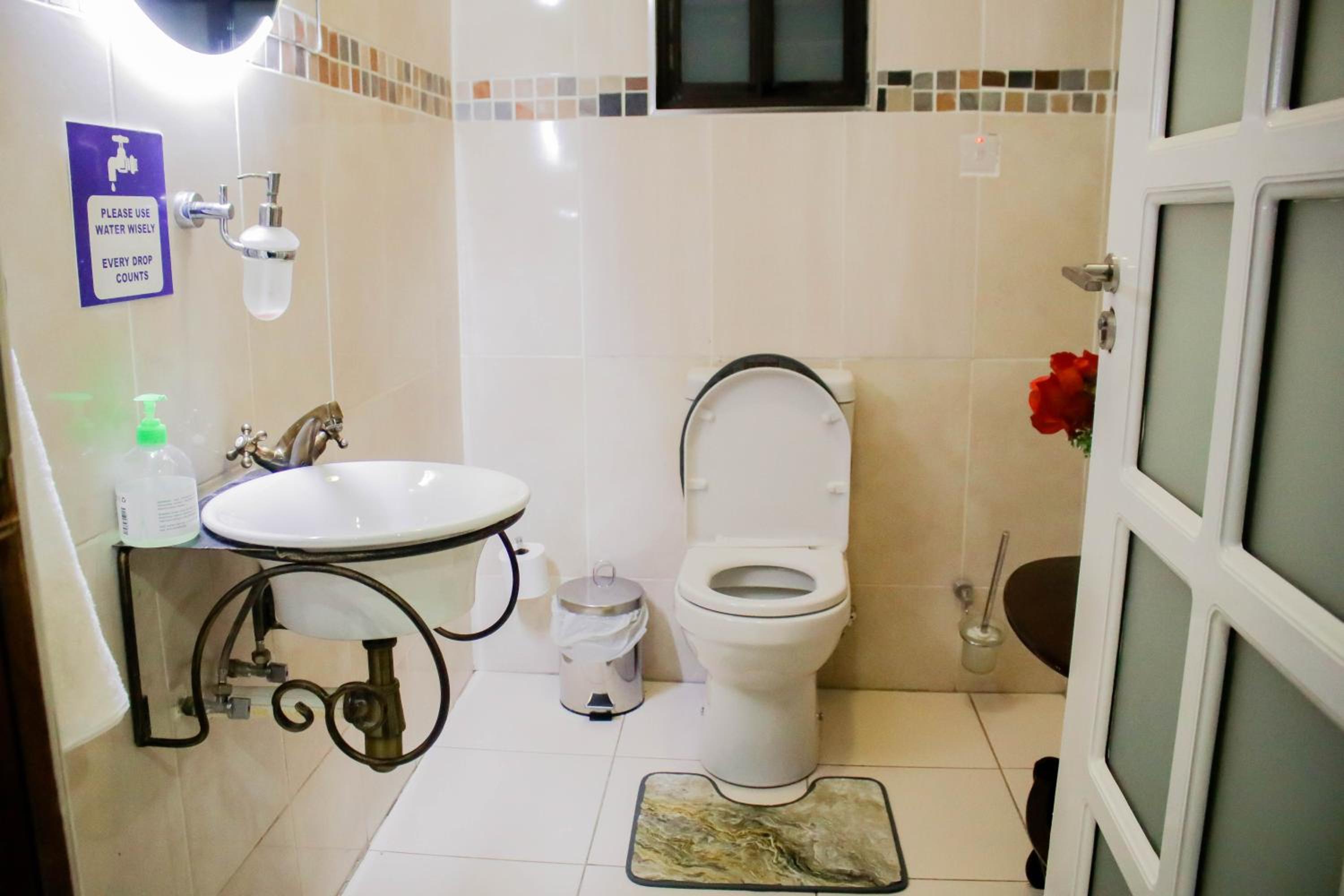 Pitikwe Hill Guesthouse