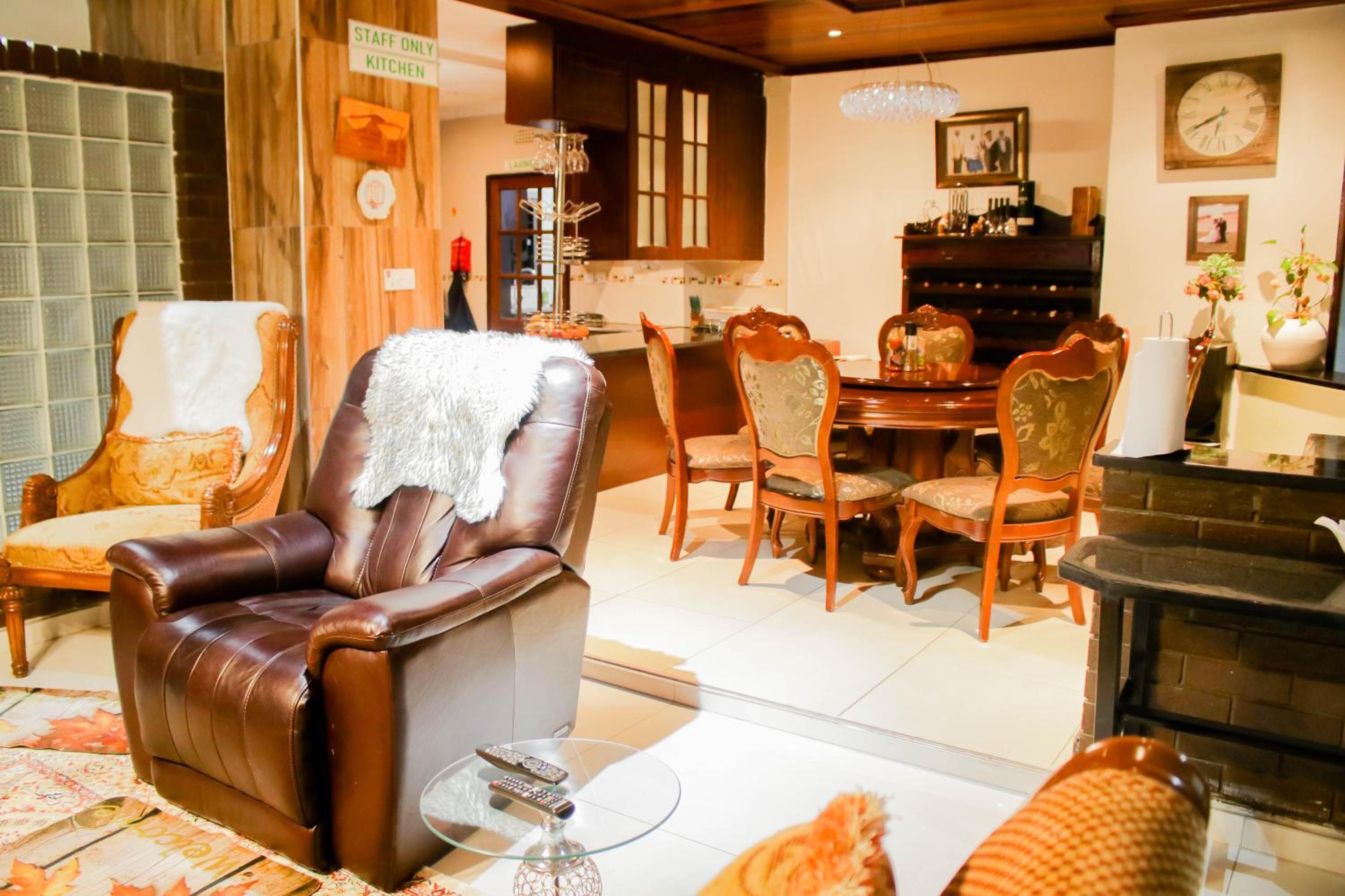 Pitikwe Hill Guesthouse