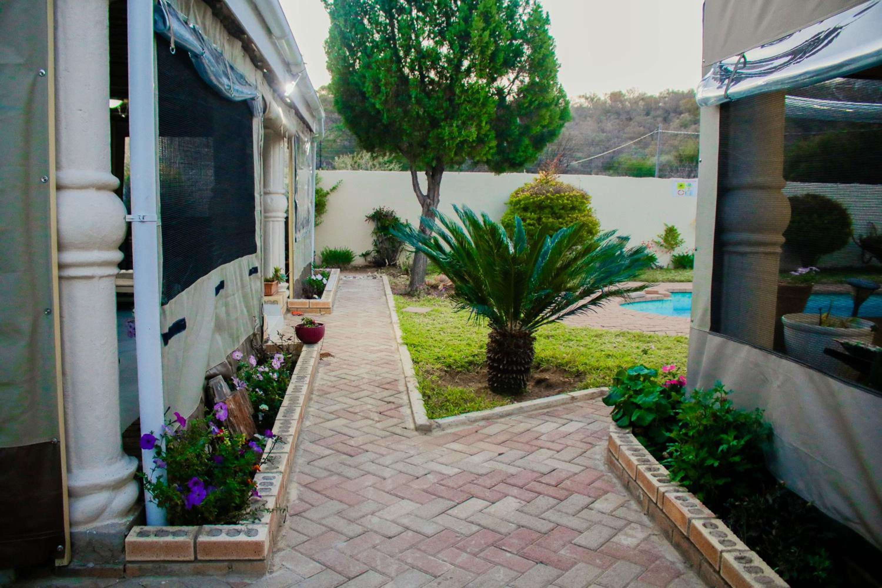 Pitikwe Hill Guesthouse