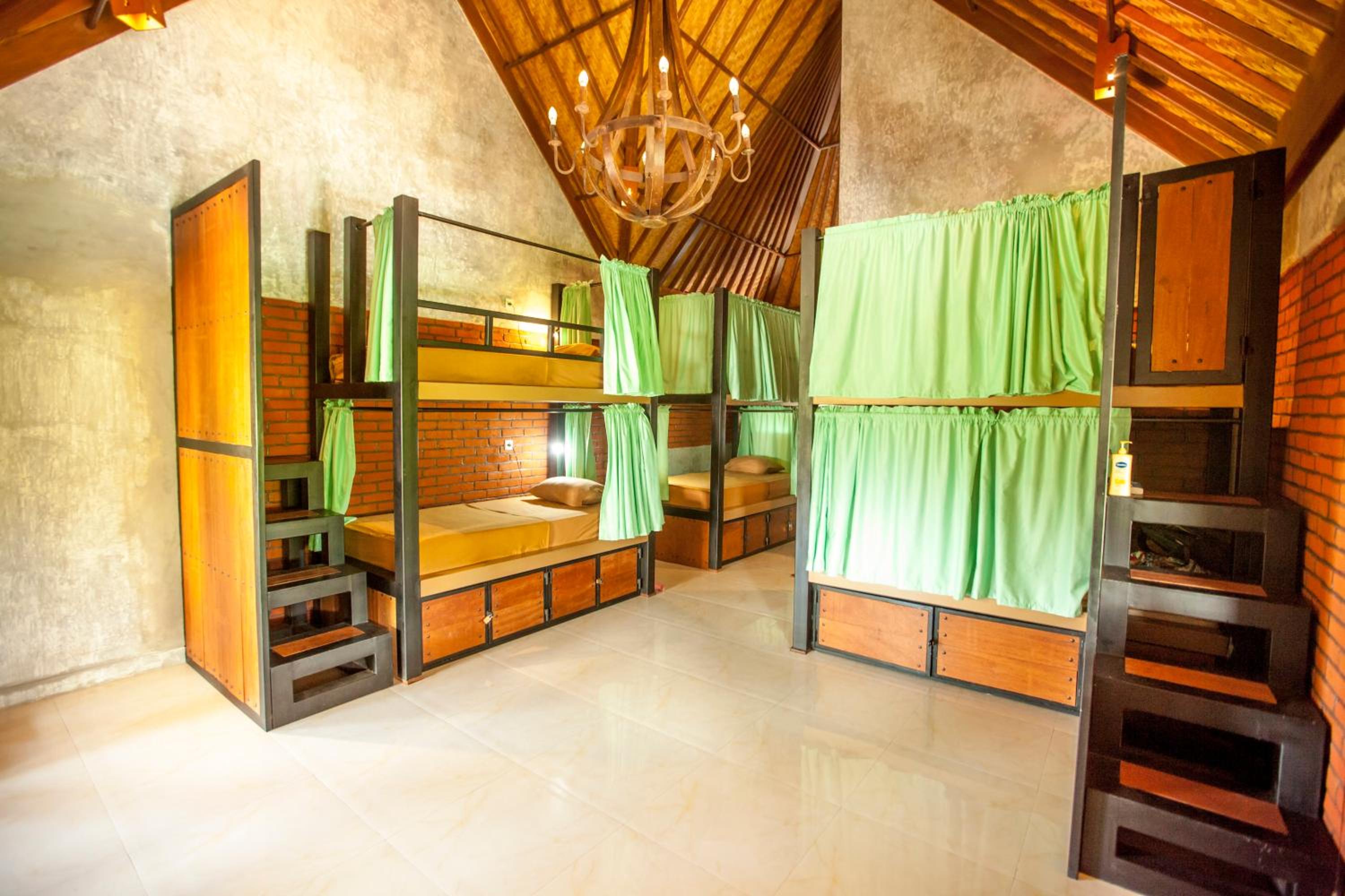 Black Pearl Hostel