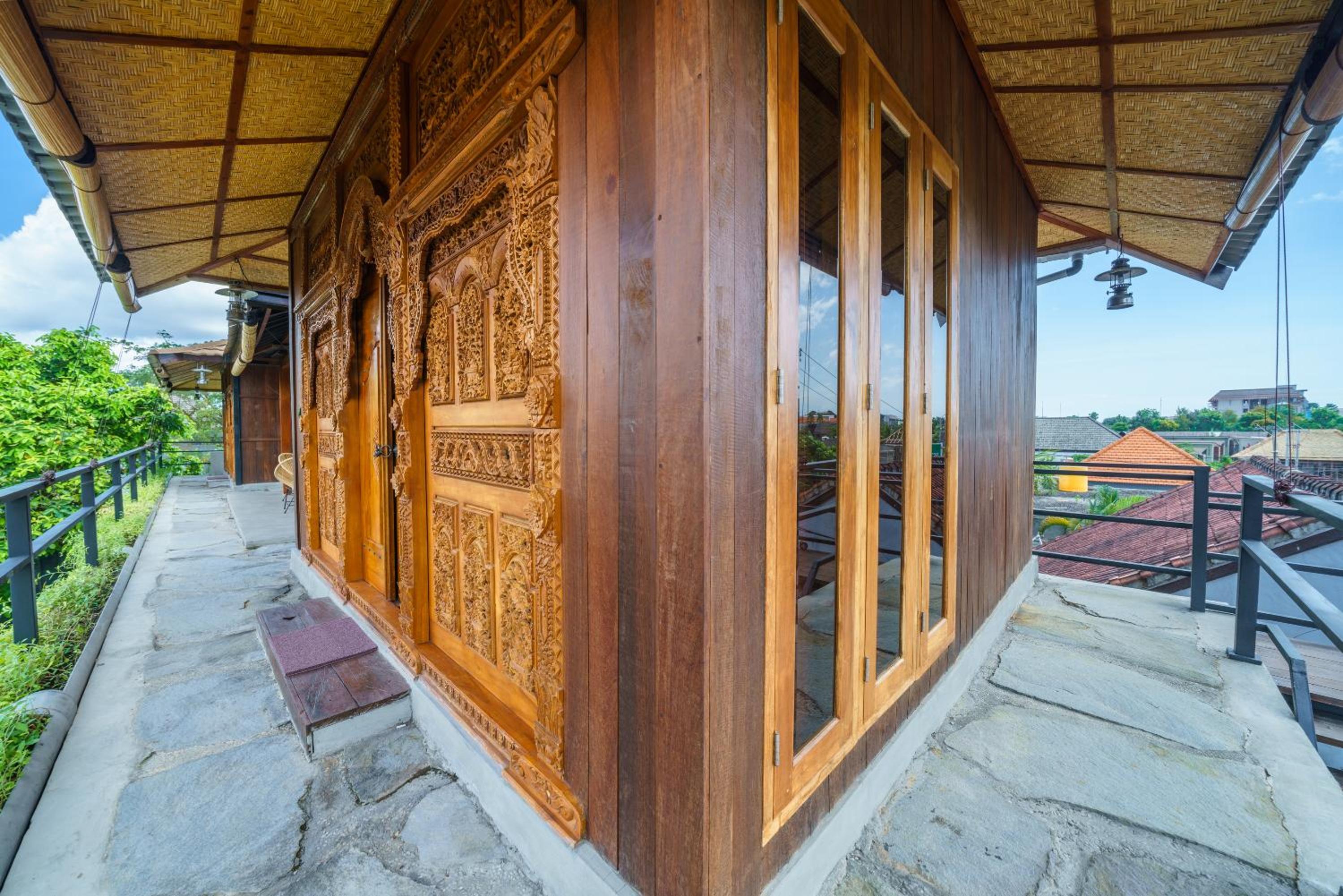 Black Pearl Hostel