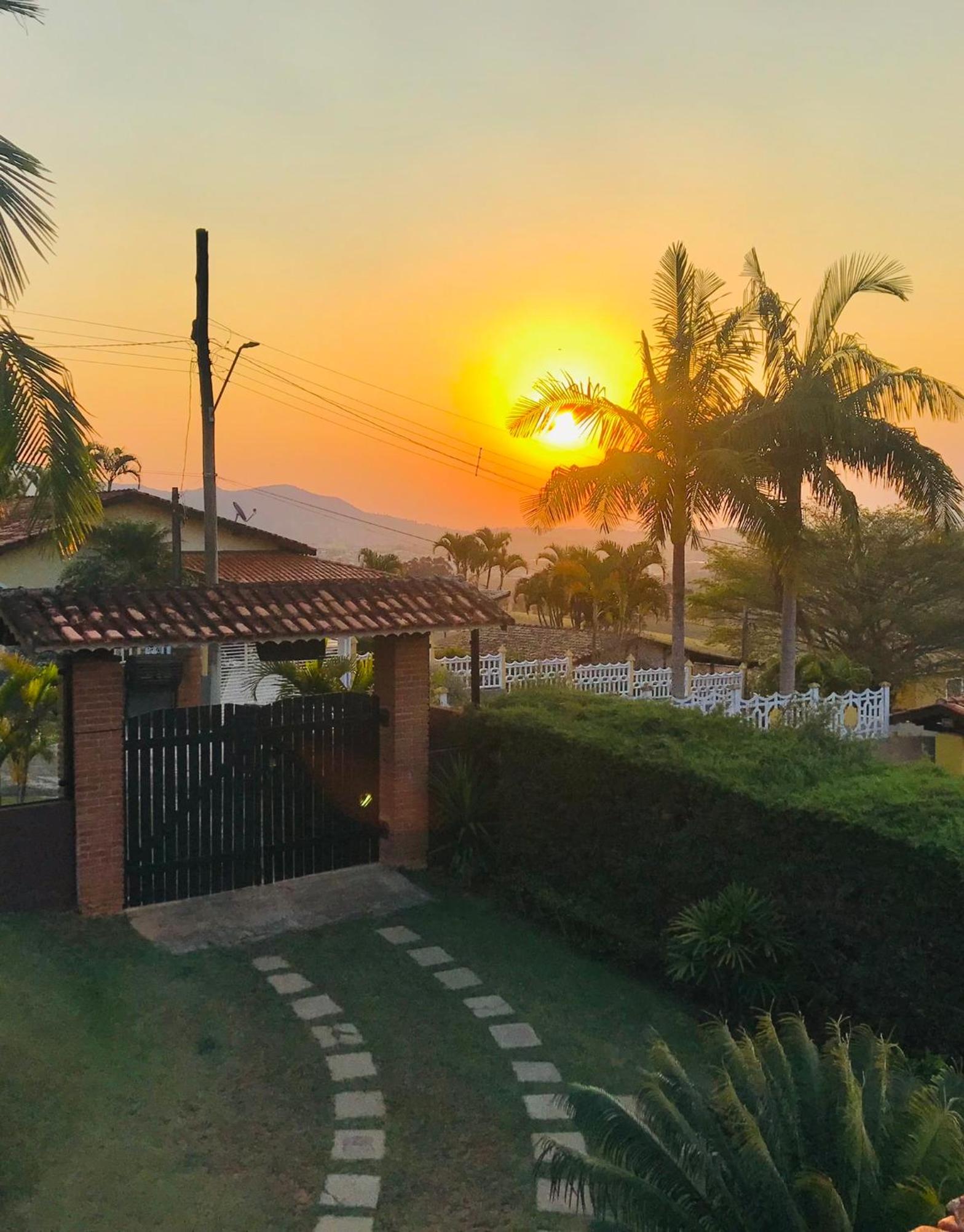 CHACARA EM COND FECHADO WI FI AR CONDICIONADO PISCINA e SPA AQUECIDOS