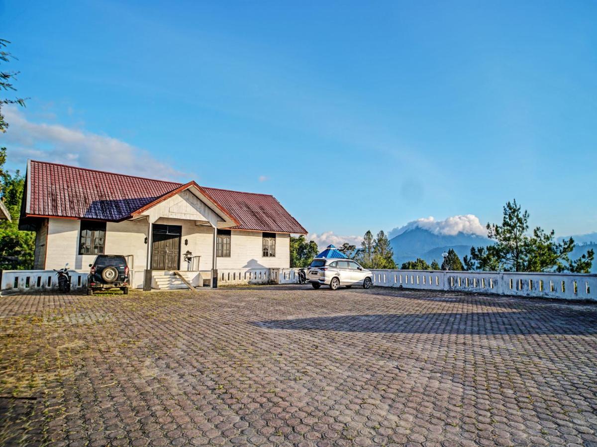 outdoor BBQ area