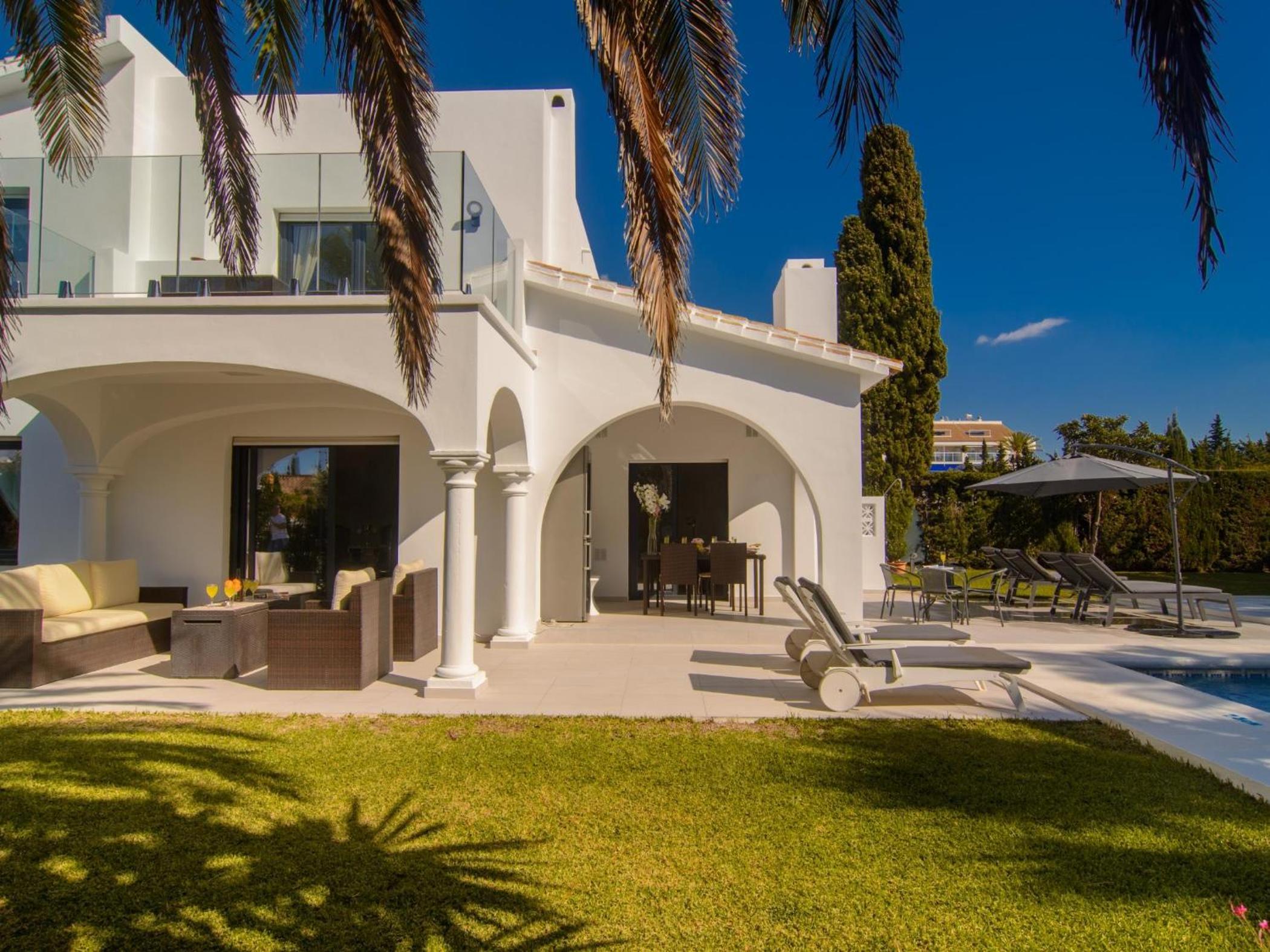 Las Chapas Playa refurbished beach villa