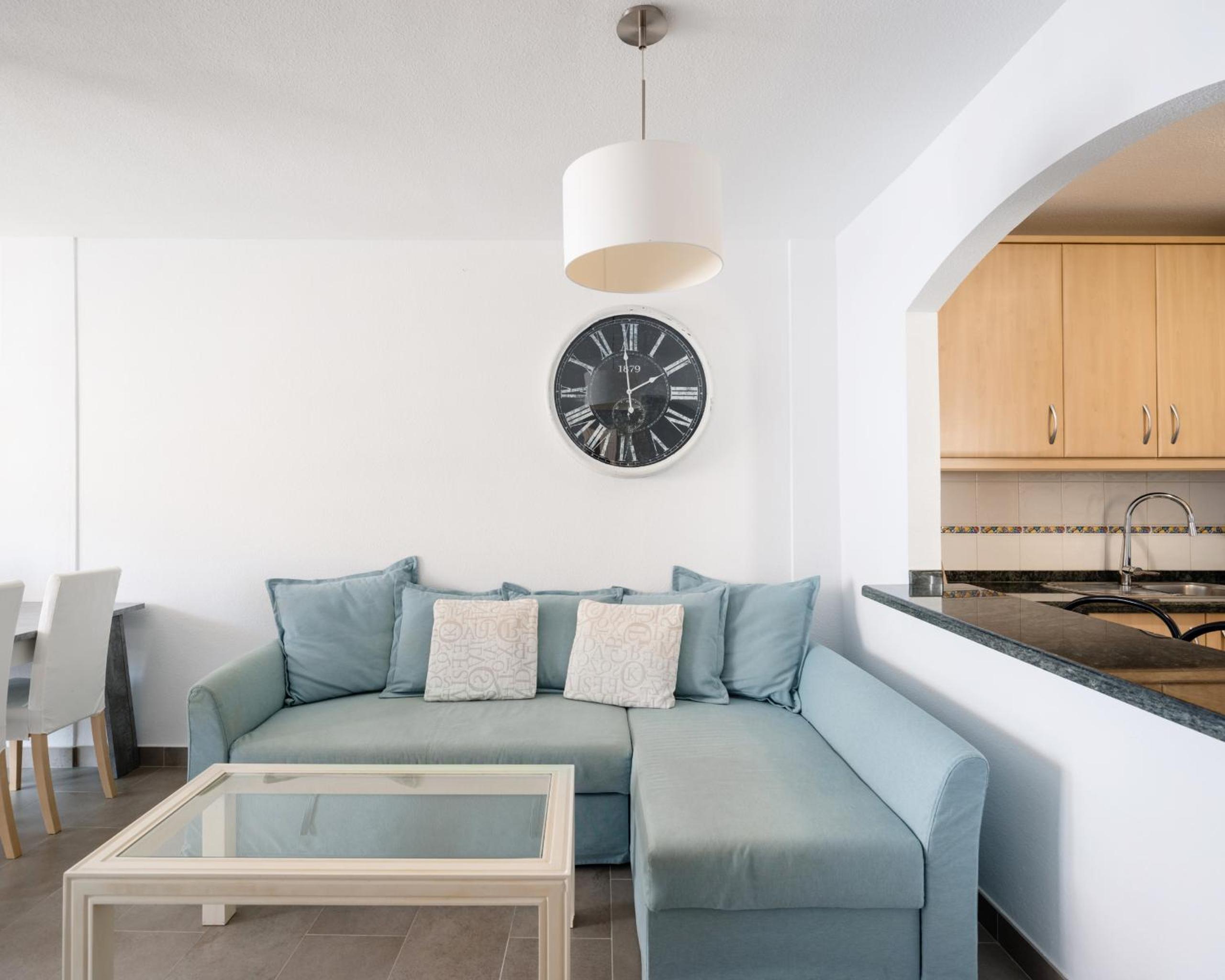HomeForGuest Apartamento con piscina a 50M del mar en La Caleta view 3