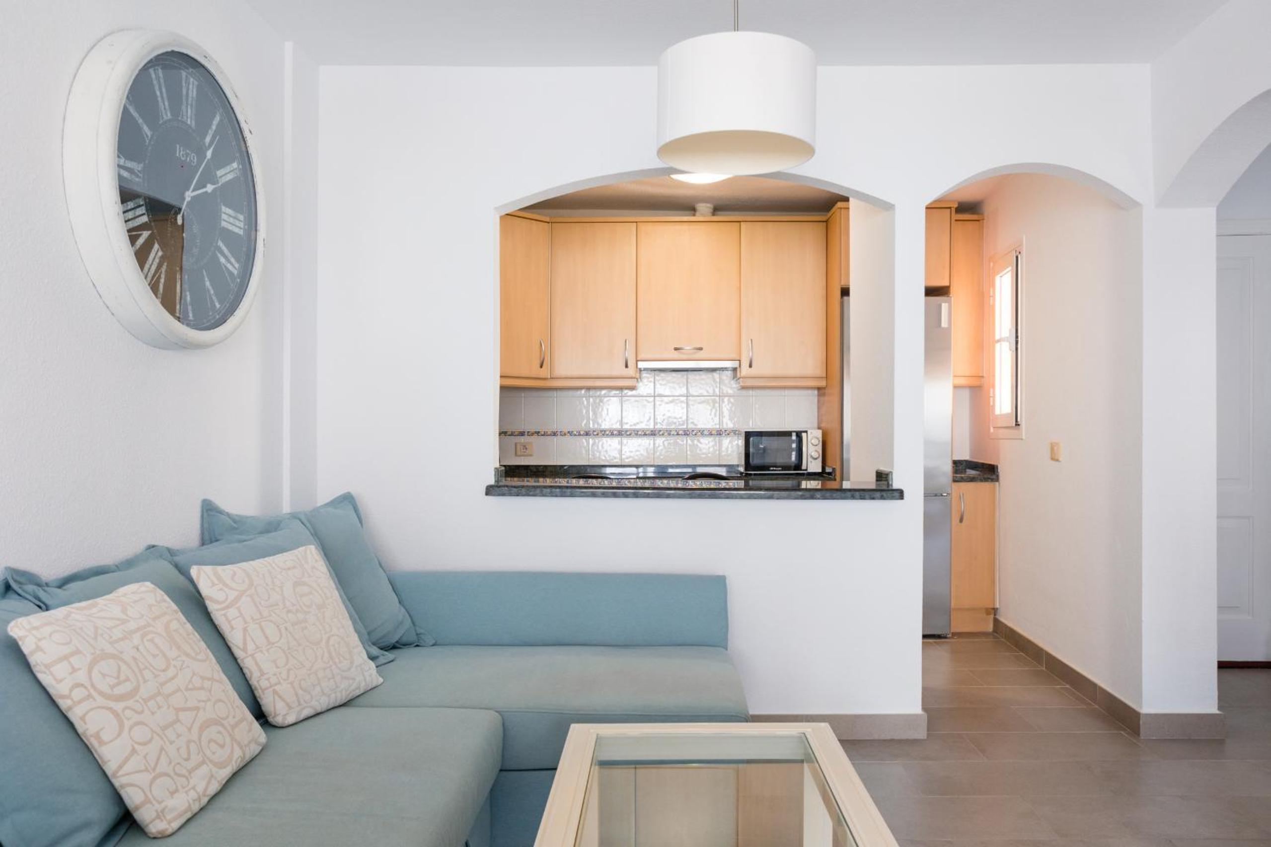 HomeForGuest Apartamento con piscina a 50M del mar en La Caleta view 5